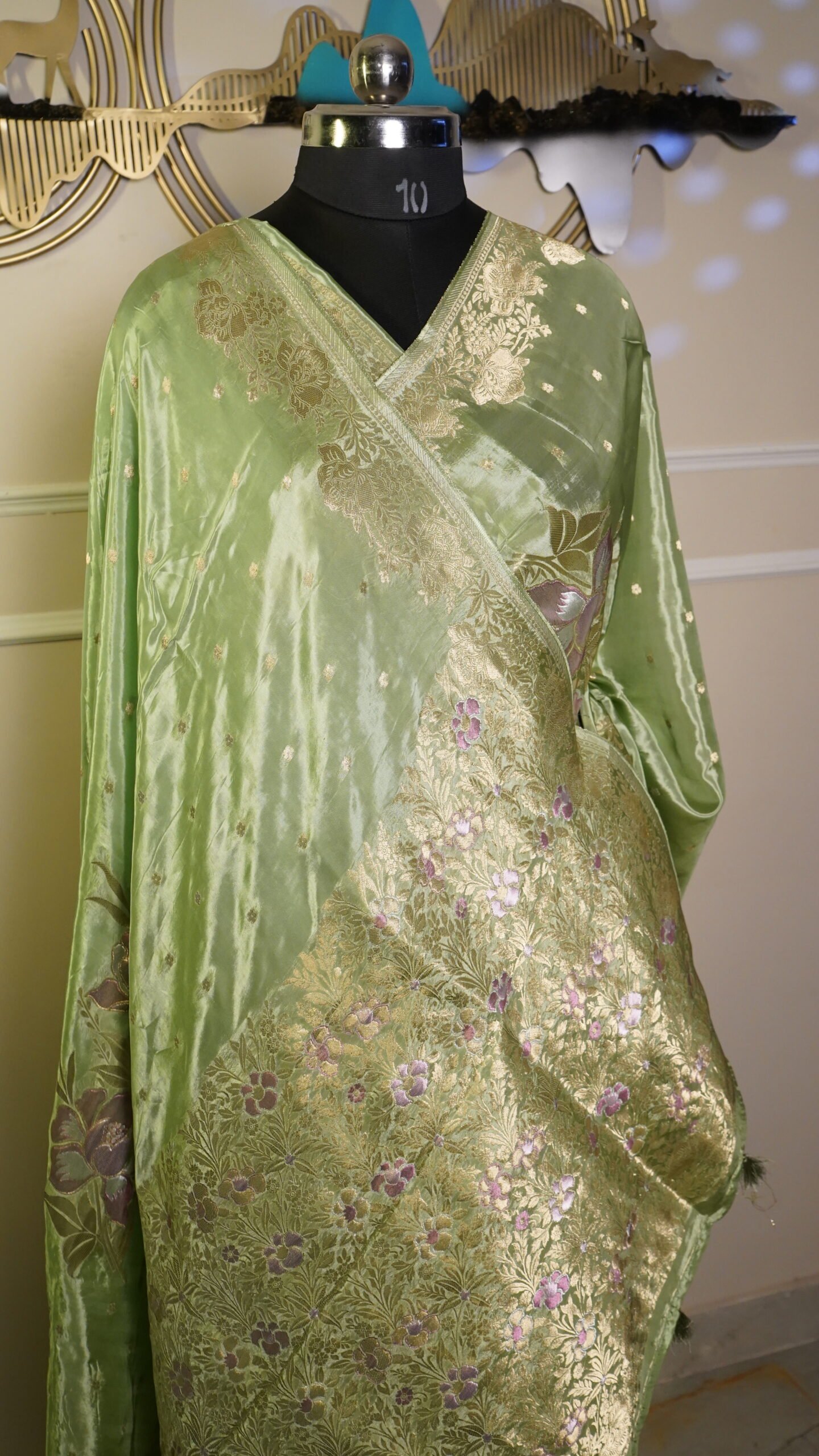 Pastel Green Banarasi Silk Saree with Floral Zari Weaving - Image 4