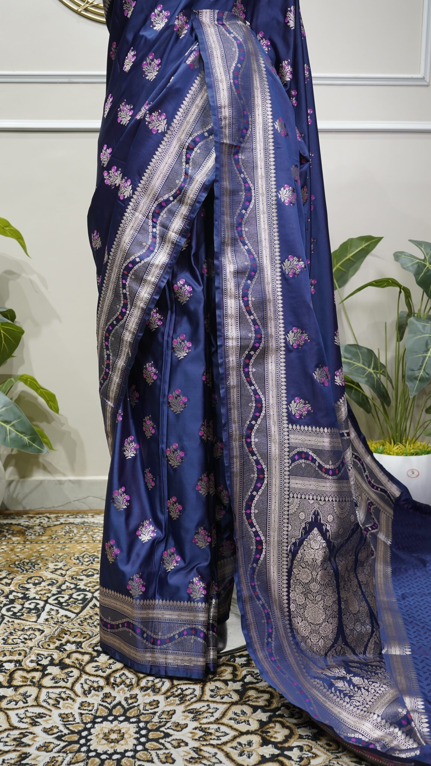 Royal Navy Blue Pure Banarasi Silk Saree with Silver Zari Weaving - Image 5