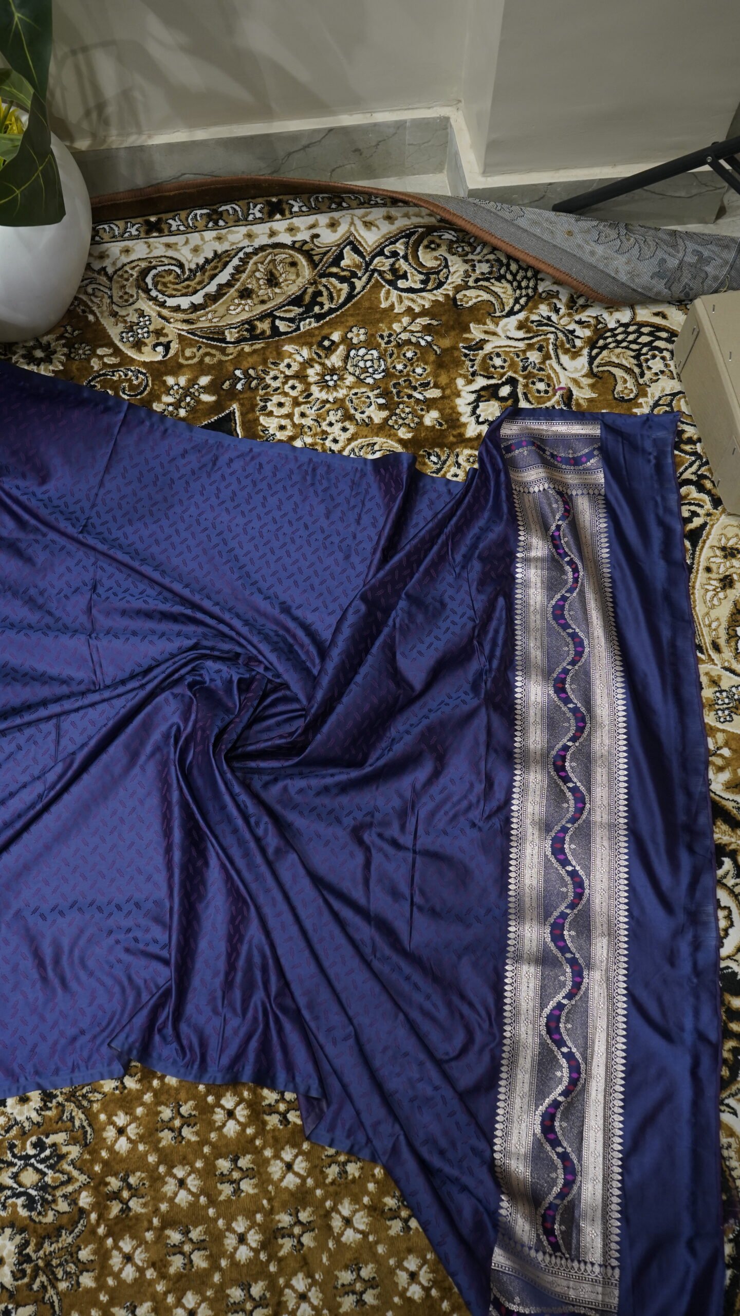 Royal Navy Blue Pure Banarasi Silk Saree with Silver Zari Weaving - Image 4