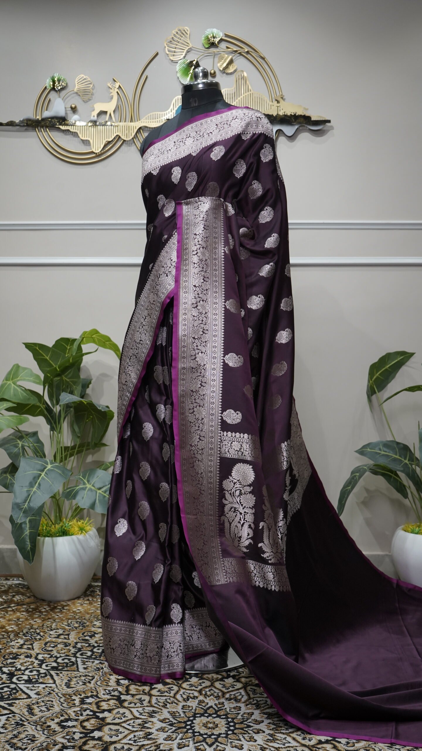 Royal Plum Silver Zari Banarasi Silk Saree - Image 5
