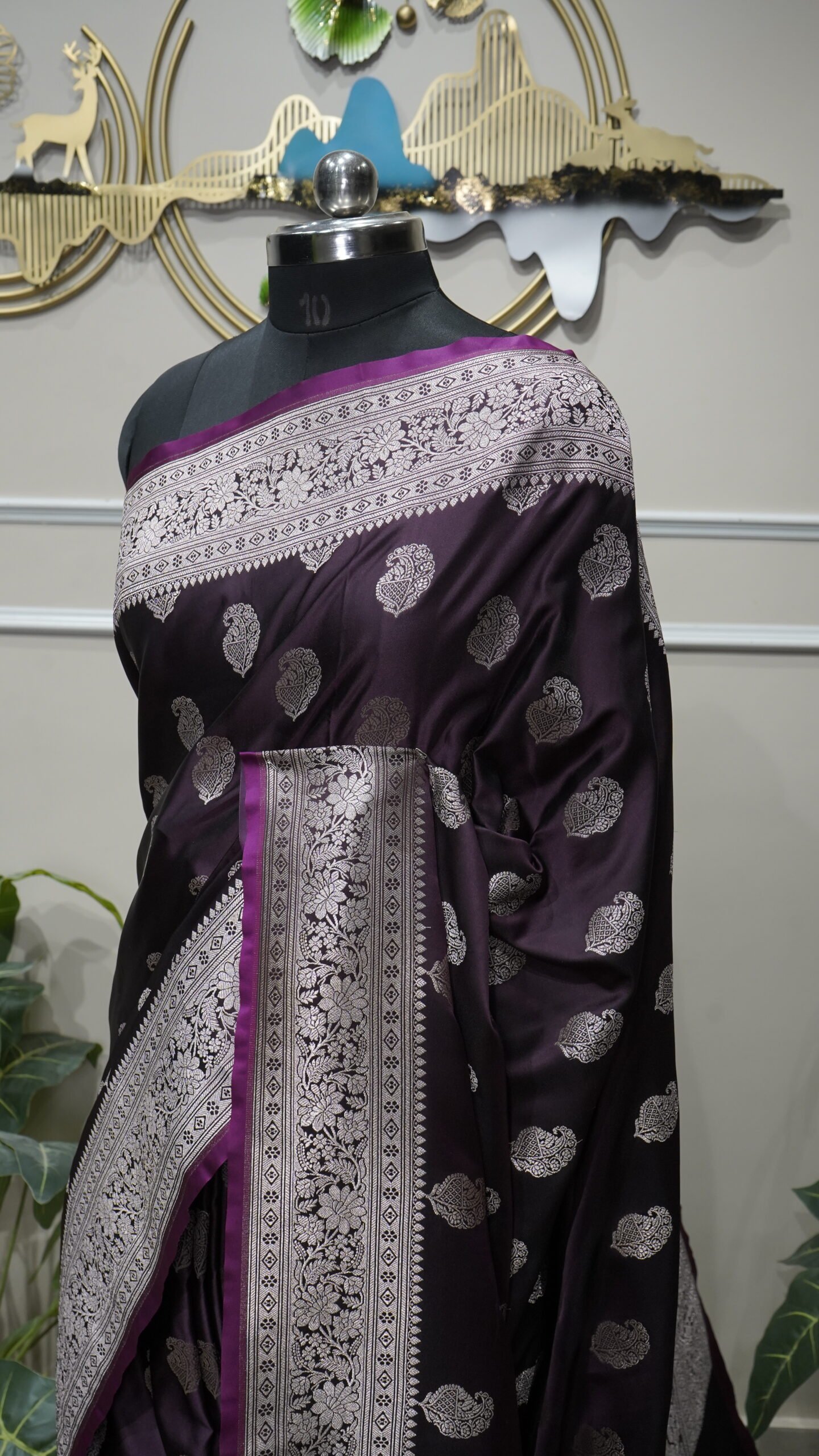 Royal Plum Silver Zari Banarasi Silk Saree - Image 6