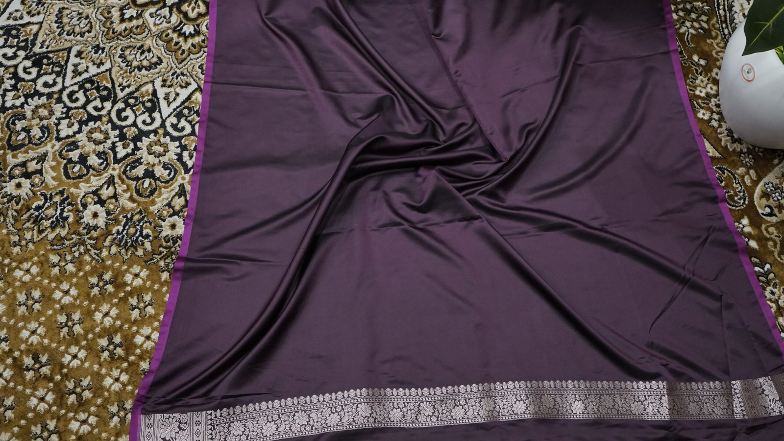 Royal Plum Silver Zari Banarasi Silk Saree - Image 7