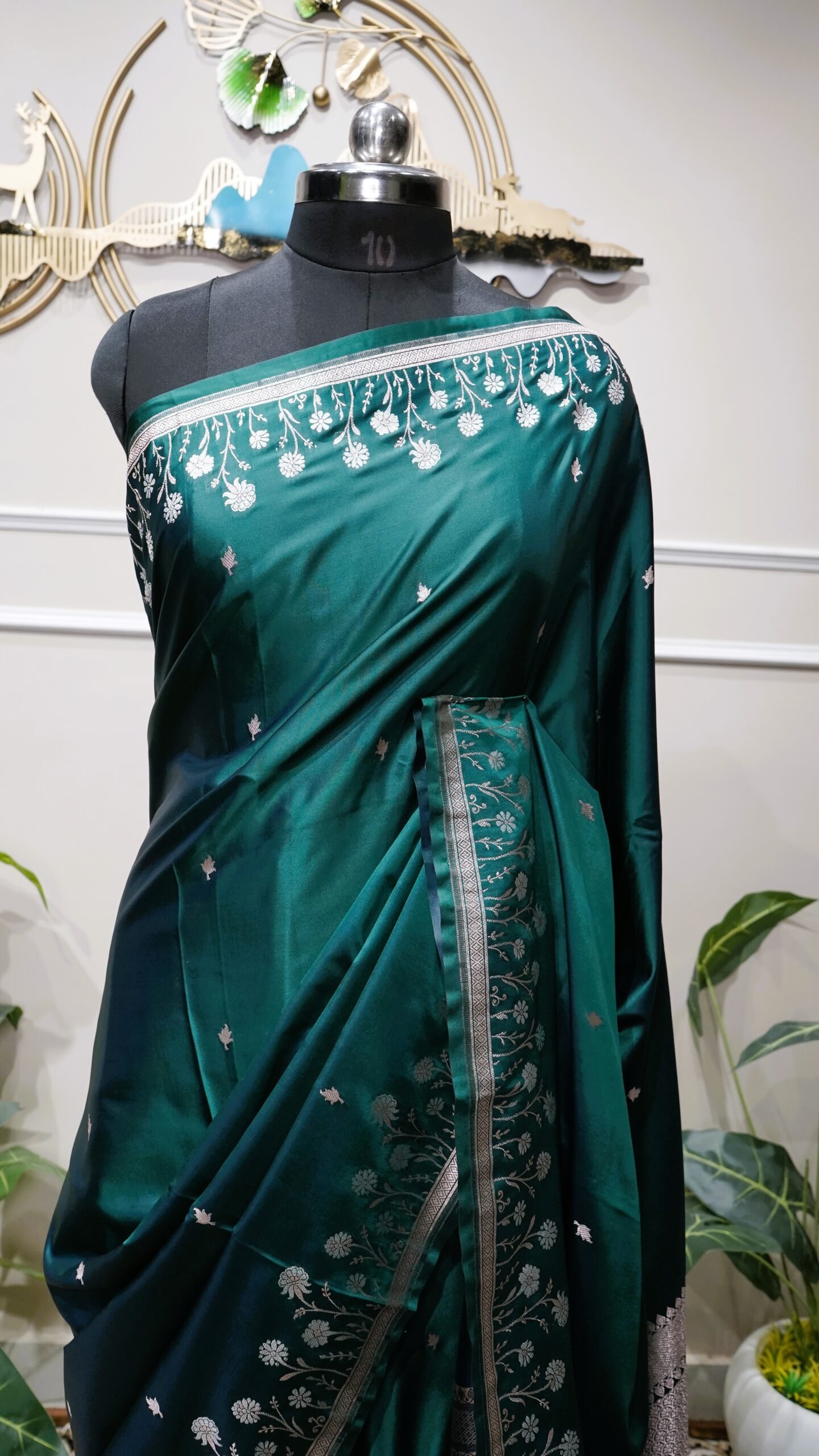 Emerald Green Banarasi Silk Saree with Silver Zari Weaving - Image 4