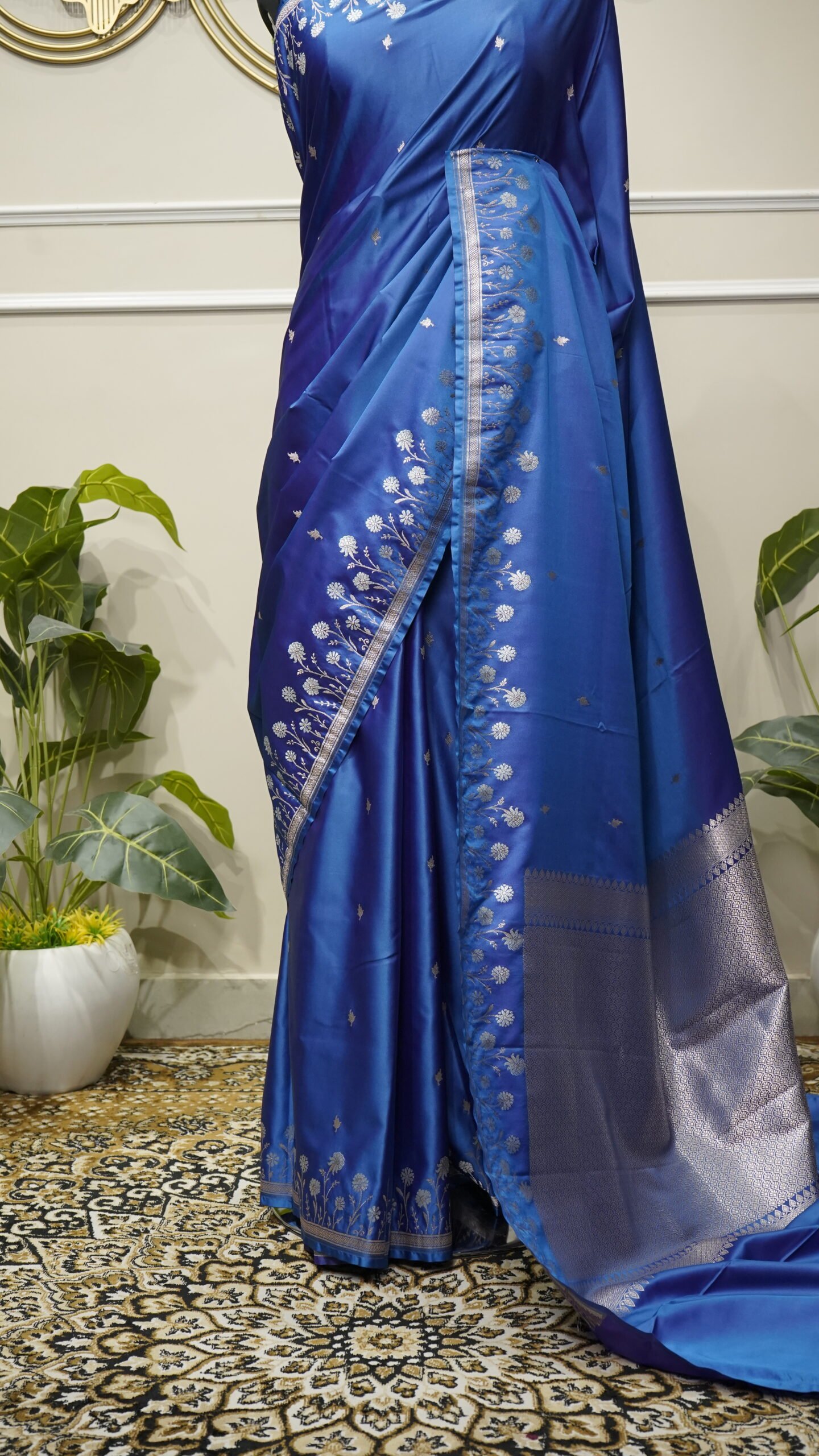 Royal Blue Banarasi Silk Saree with Silver Zari Weaving - Image 3