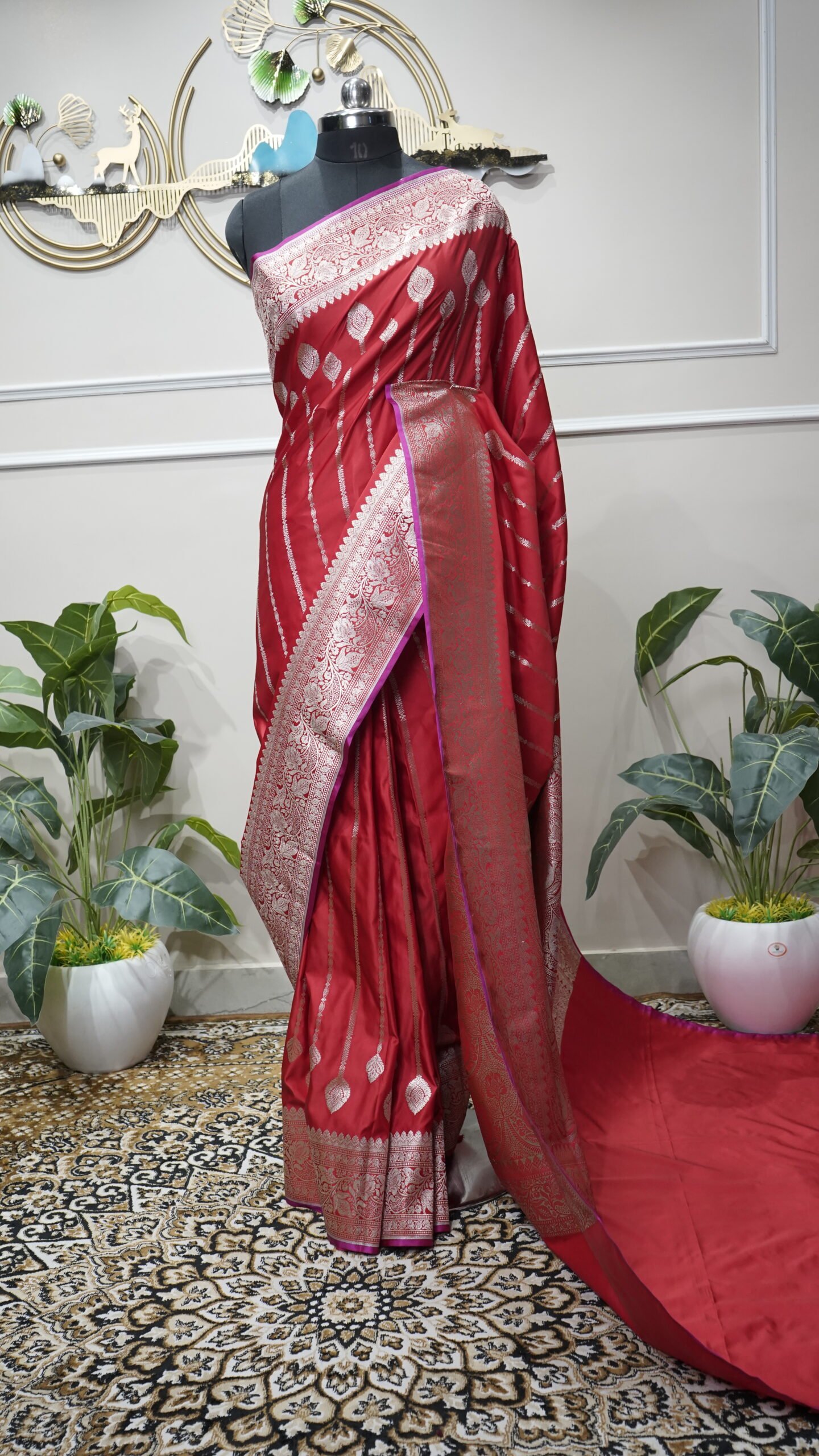 Red Pure Banarasi Silk Saree - Image 2