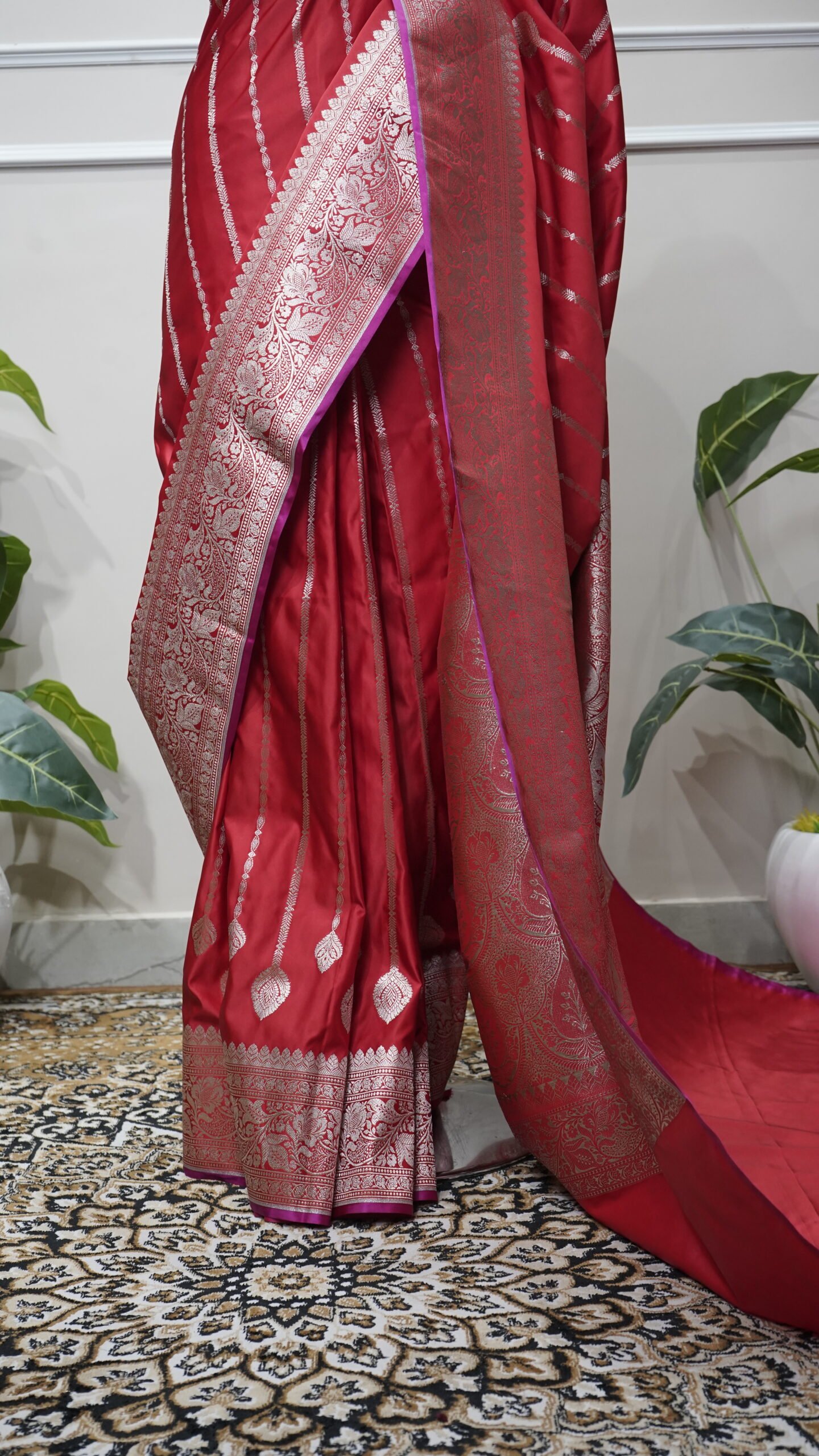 Red Pure Banarasi Silk Saree - Image 3
