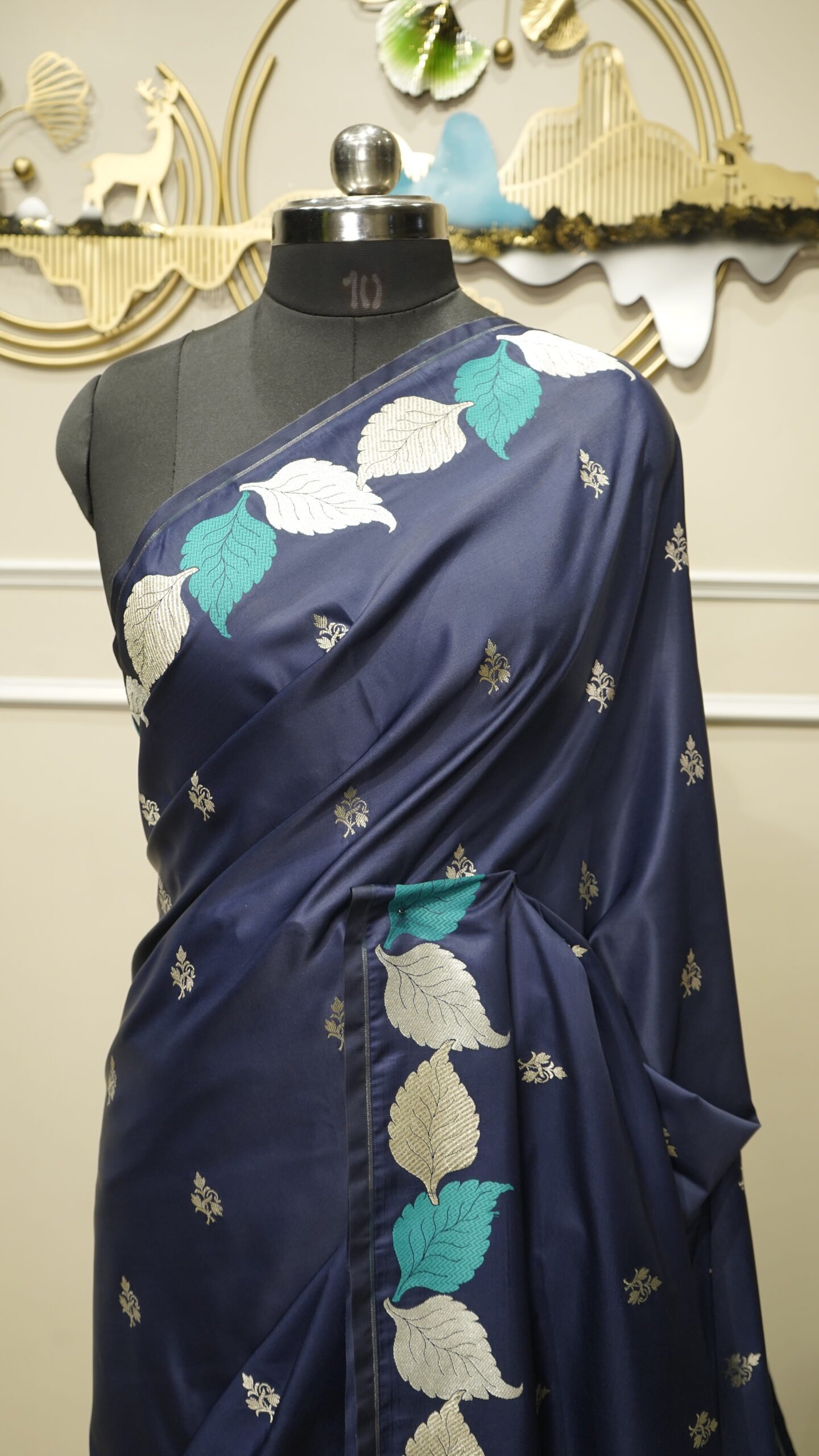 Midnight Blue Banarasi Silk Saree with Leaf Border - Image 5