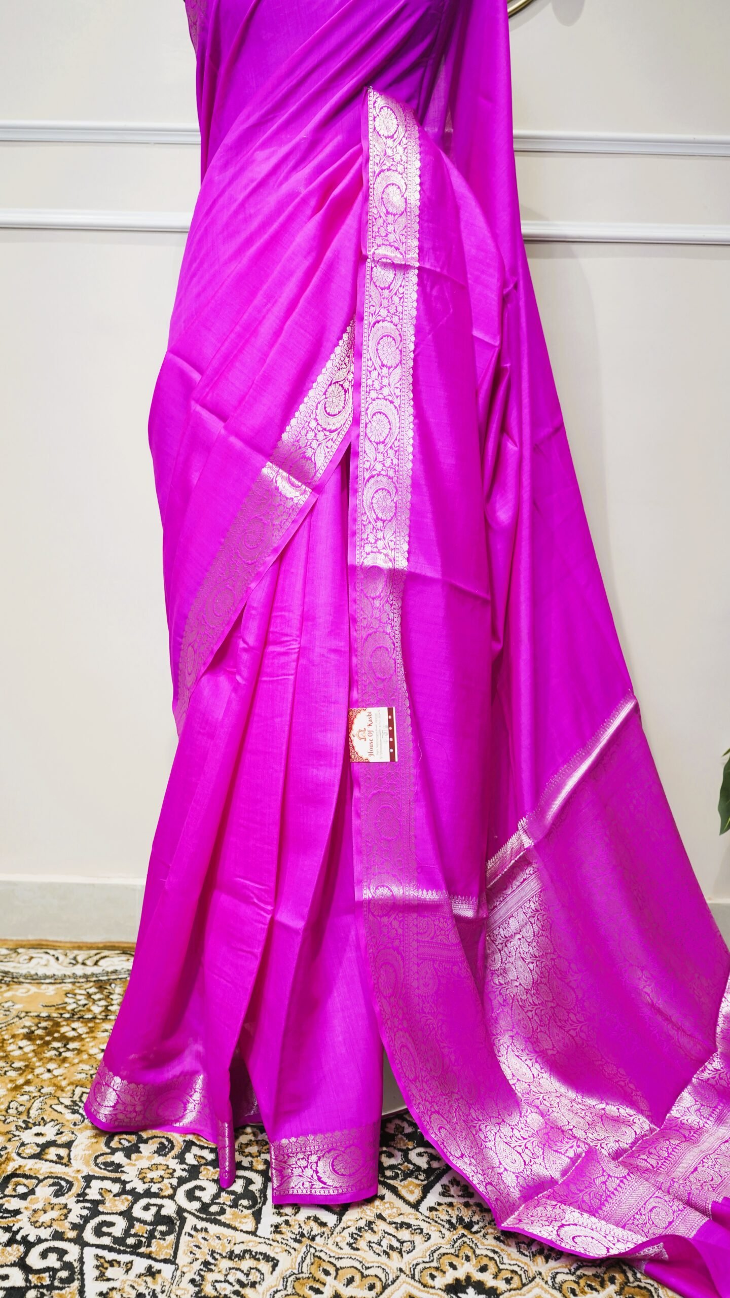 Royal Fuchsia Pink Pure Banarasi Silk Saree - Image 3