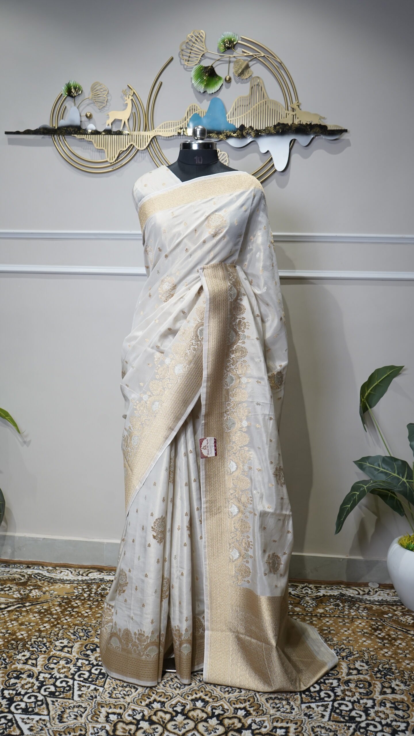 Ivory White Pure Banarasi Silk Saree with Gold Zari Weaving - Image 2
