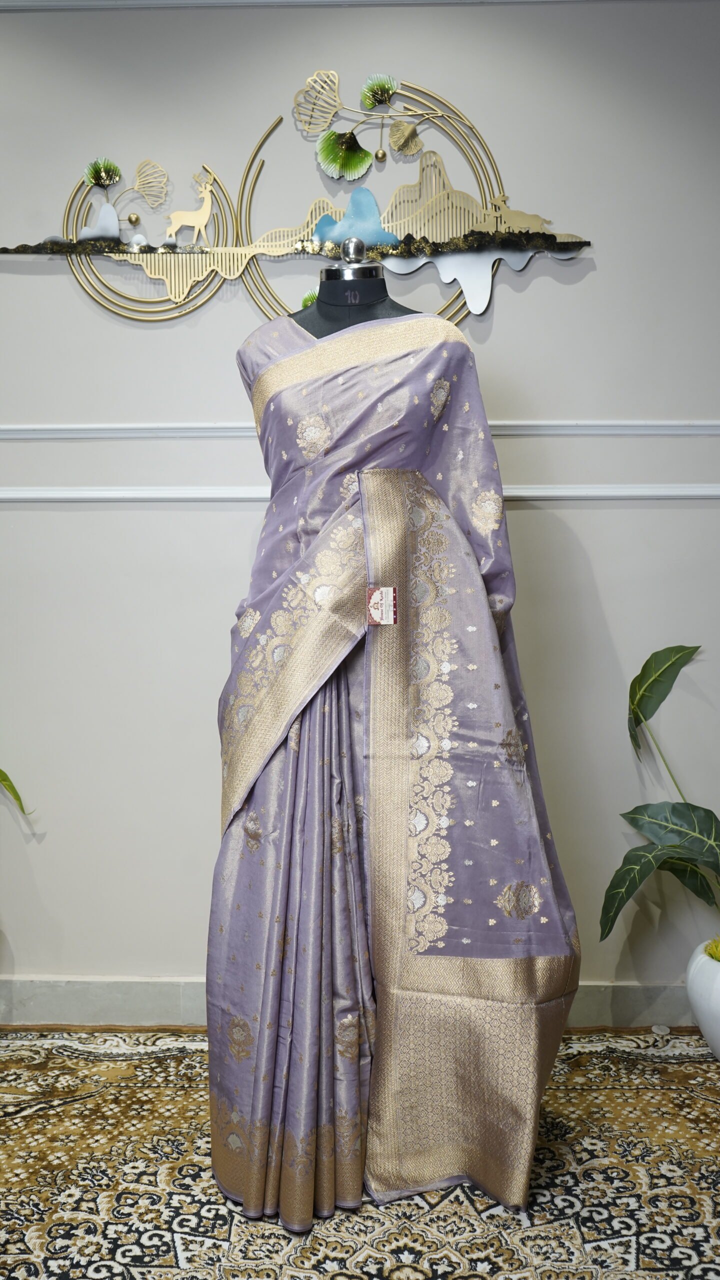 Lavender Mist Banarasi Silk Saree with Gold Zari Border - Image 4