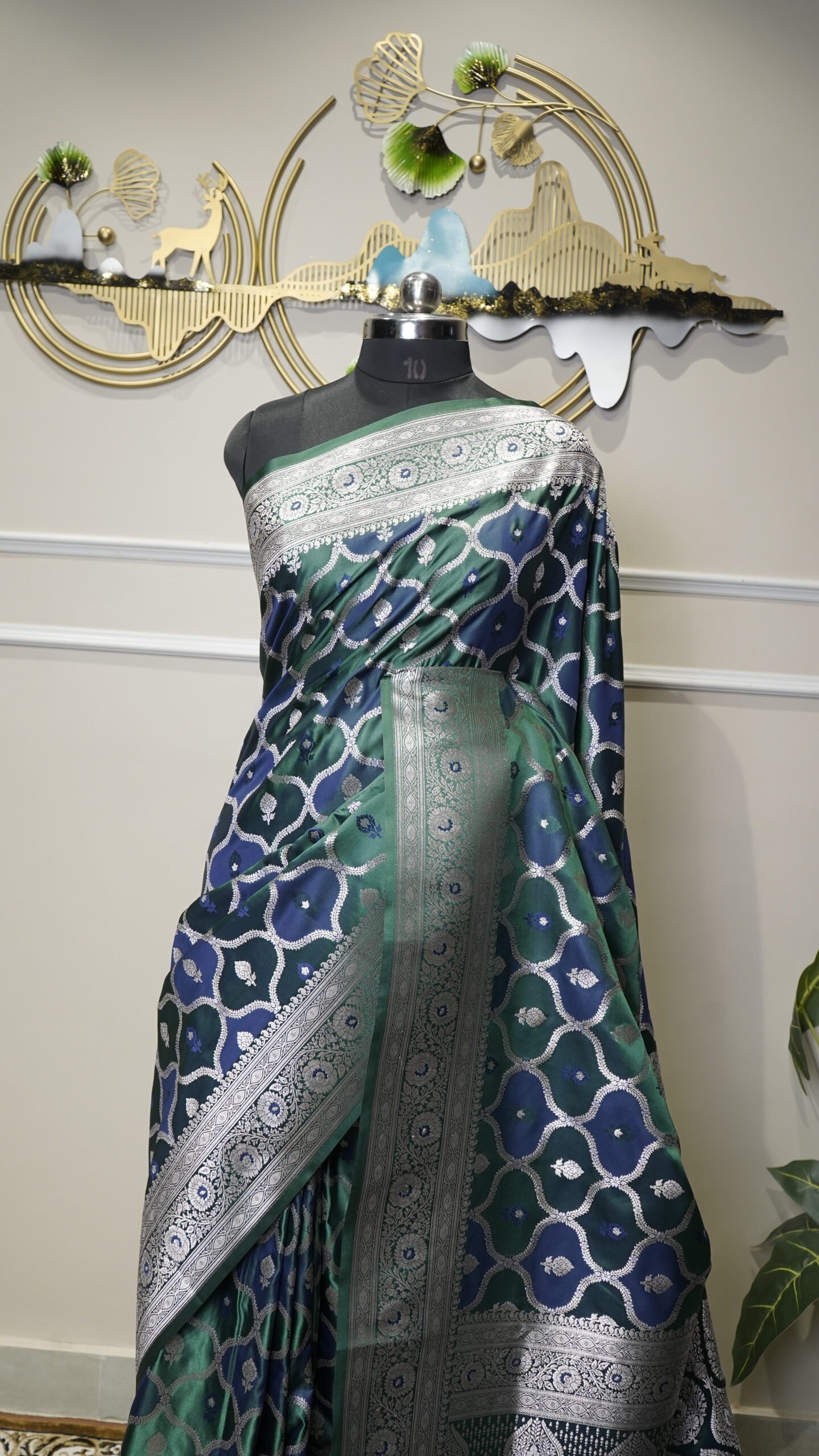 Dual Tone Green & Navy Blue Banarasi Silk Saree with Silver Zari Weaving - Image 4