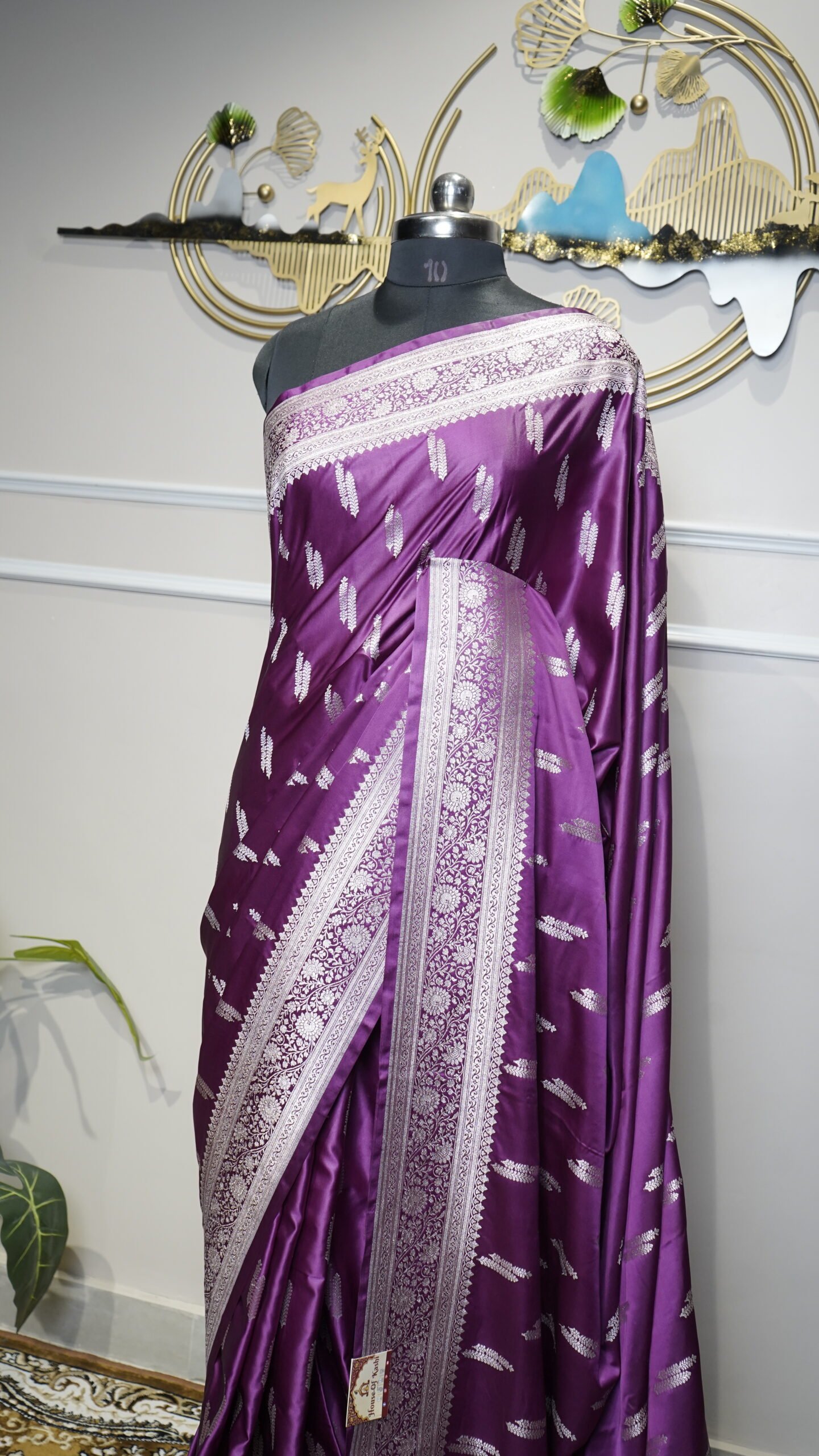 Royal Amethyst Purple Banarasi Saree - Image 3
