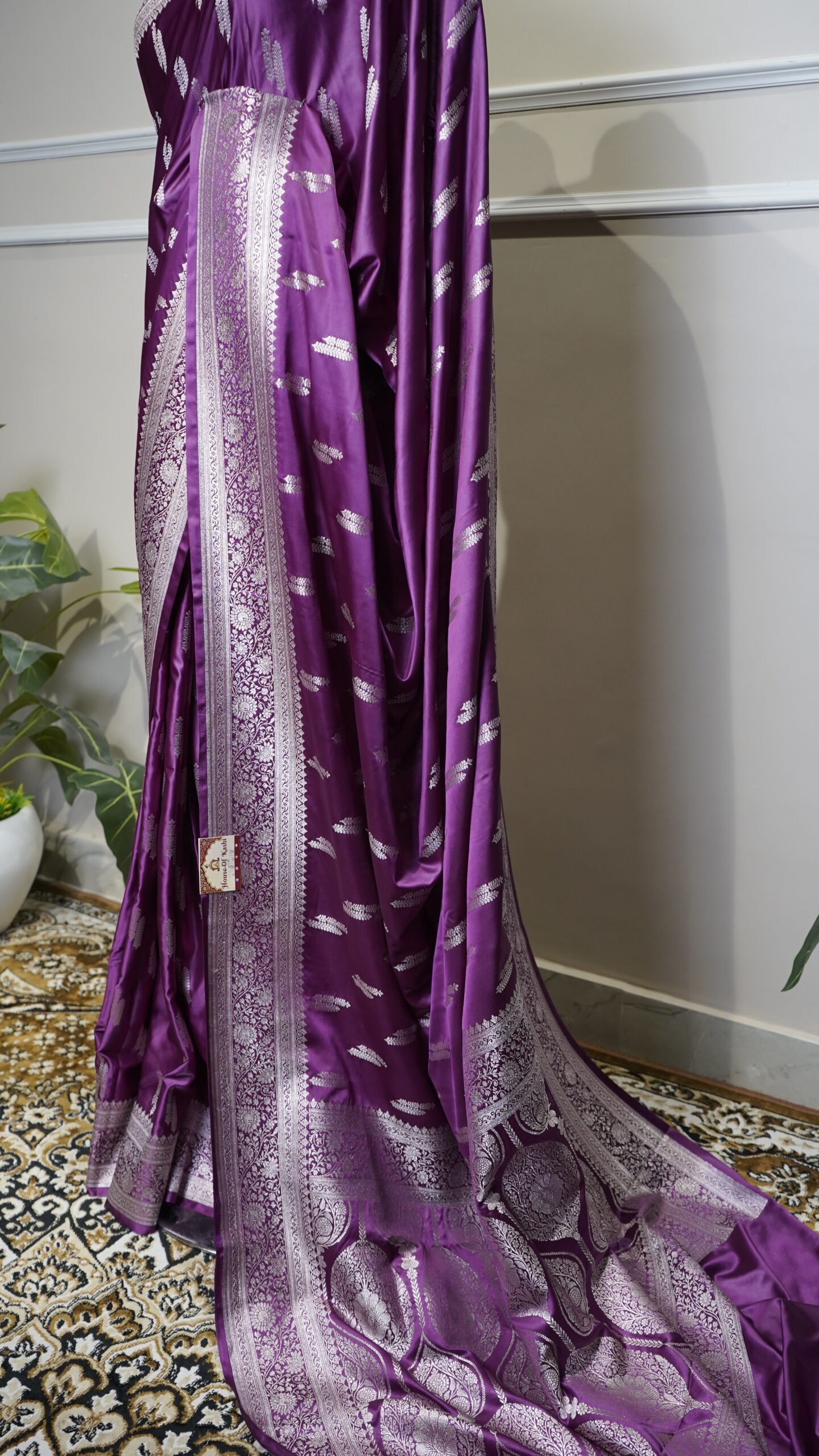 Royal Amethyst Purple Banarasi Saree - Image 4