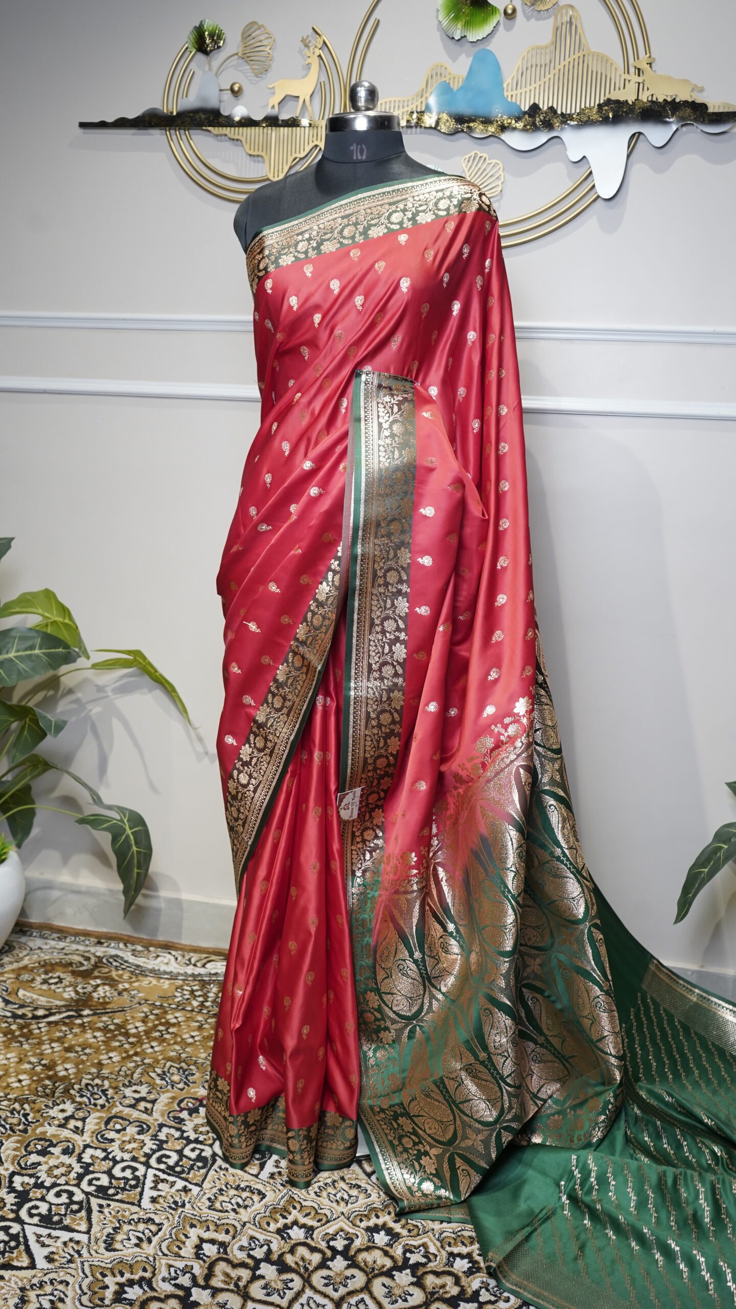 Coral Pink & Emerald Green Banarasi Saree - Image 2