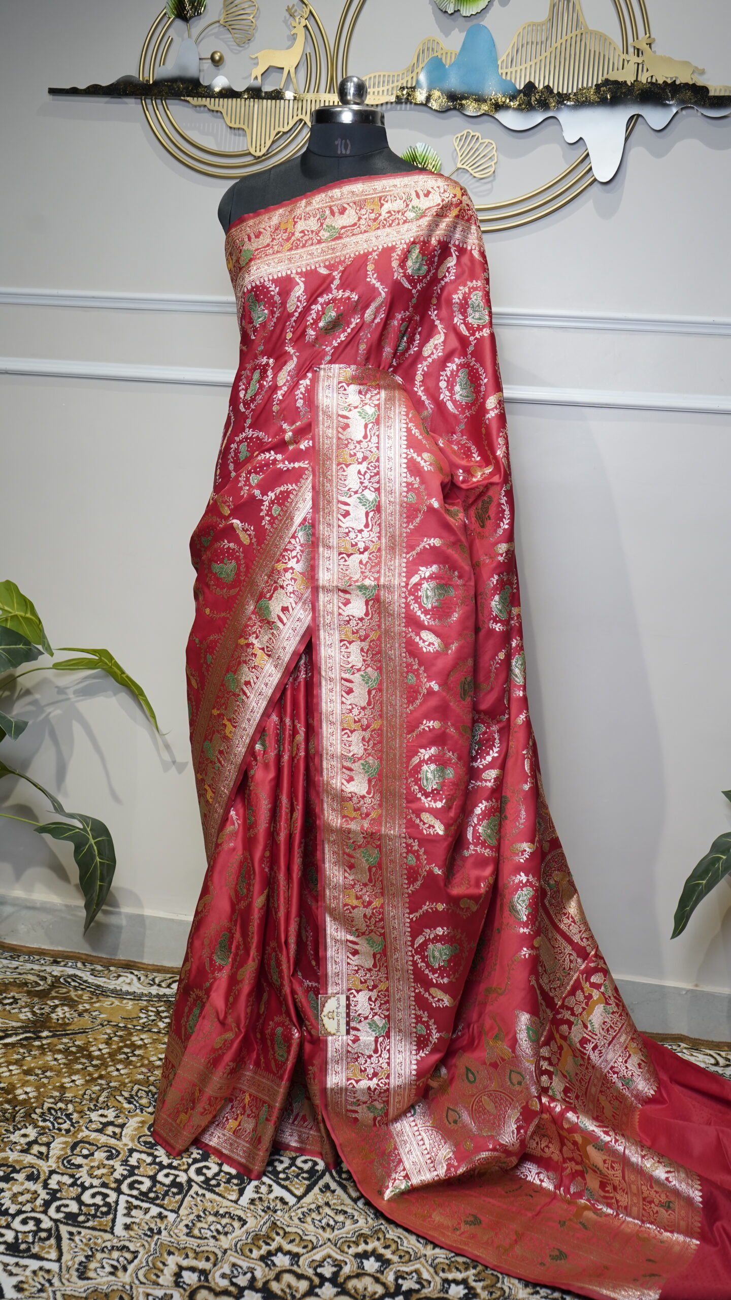 Rose Pink Heritage Banarasi Saree - Image 2