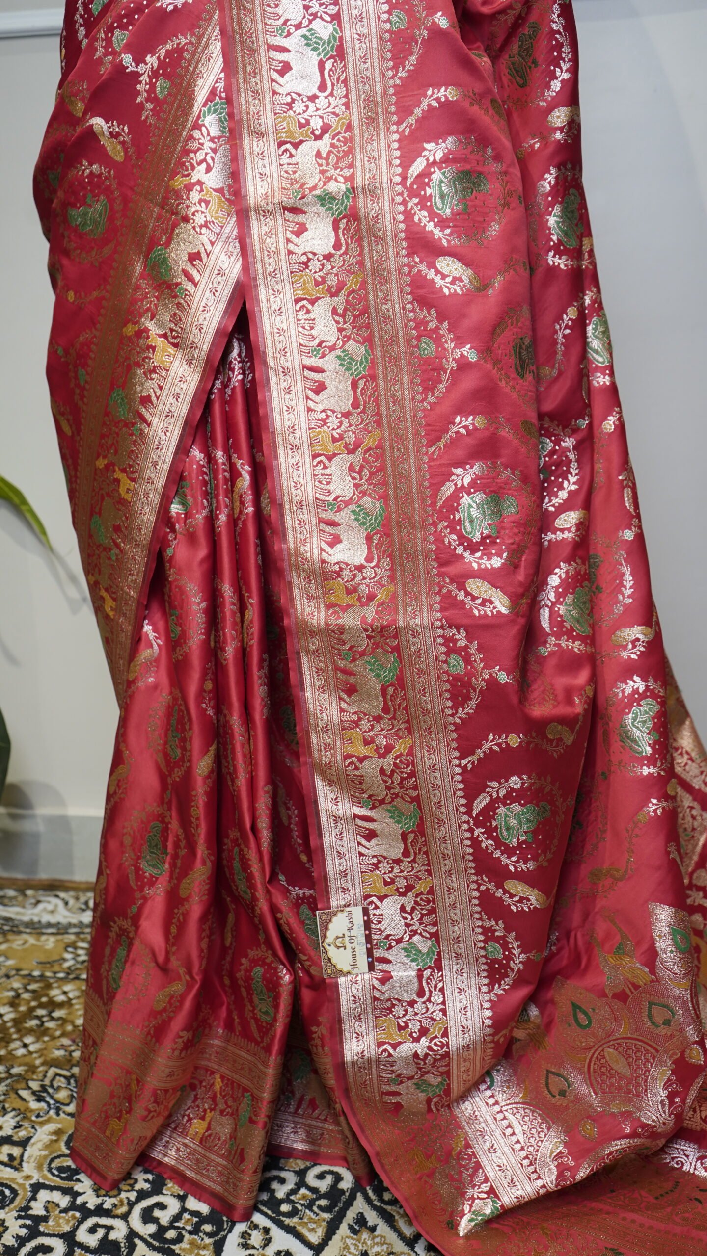 Rose Pink Heritage Banarasi Saree - Image 6