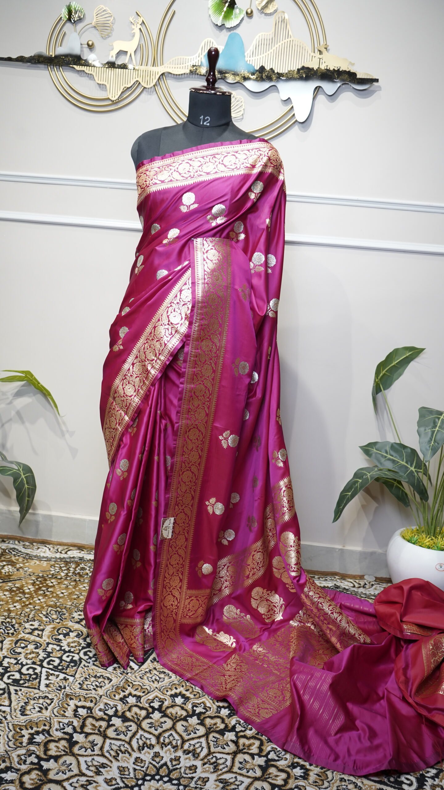 Royal Magenta Banarasi Saree - Image 5