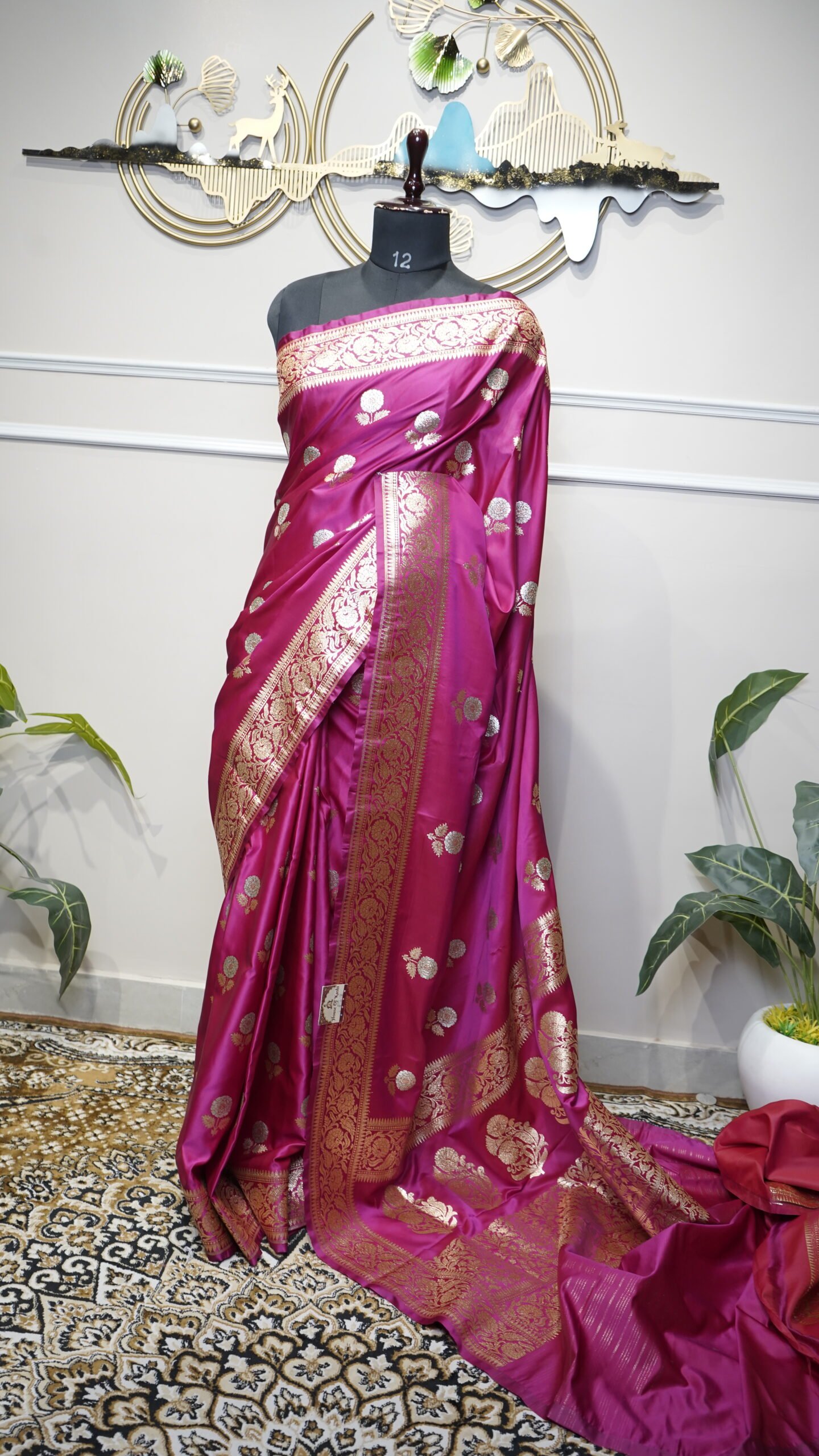 Royal Magenta Banarasi Saree - Image 2