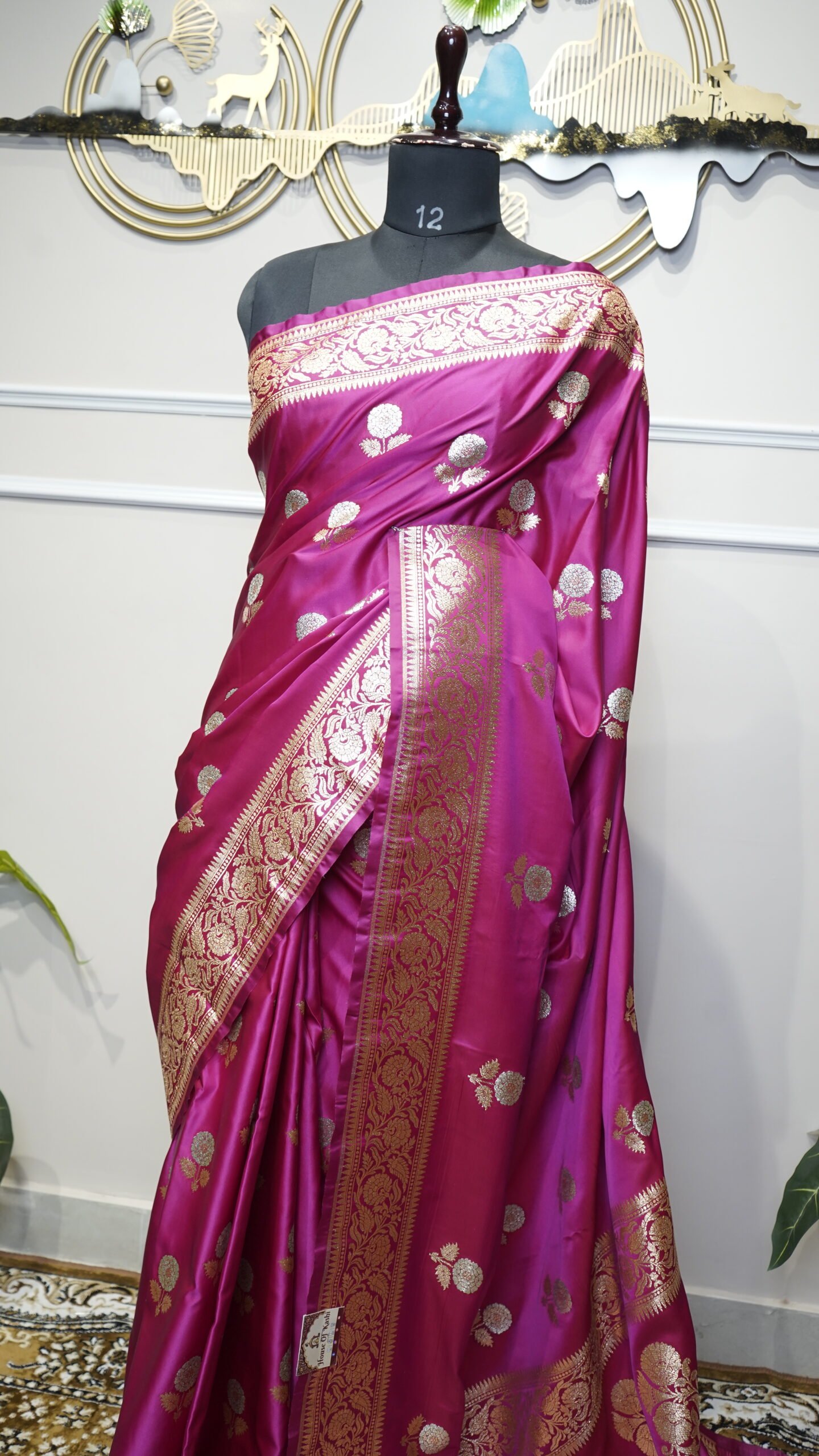 Royal Magenta Banarasi Saree - Image 4