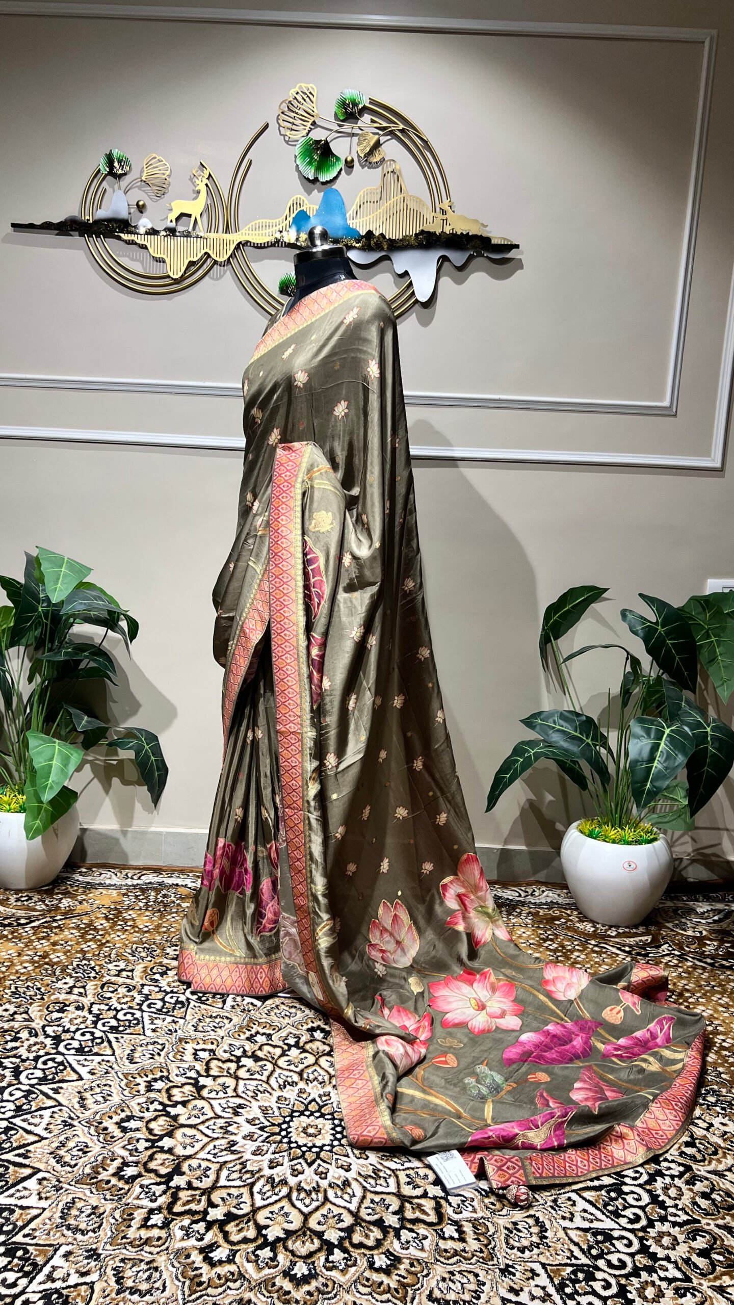 Olive Green Pashmina Saree with Lotus Print & Elegant Woven Border - Image 5