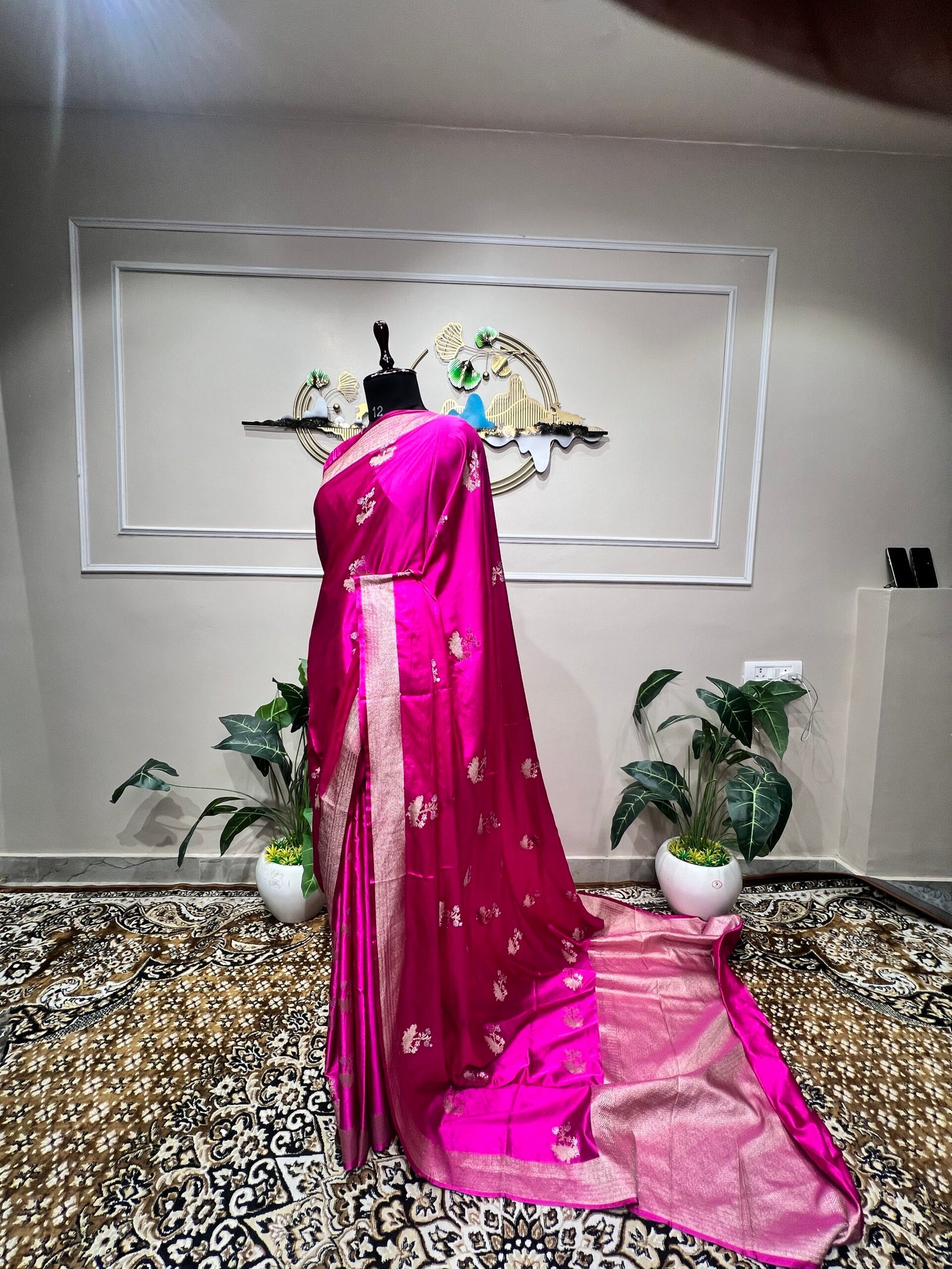 Pure Mushroo Silk Rani Pink Handwoven Saree with Silver Zari Buti - Image 4