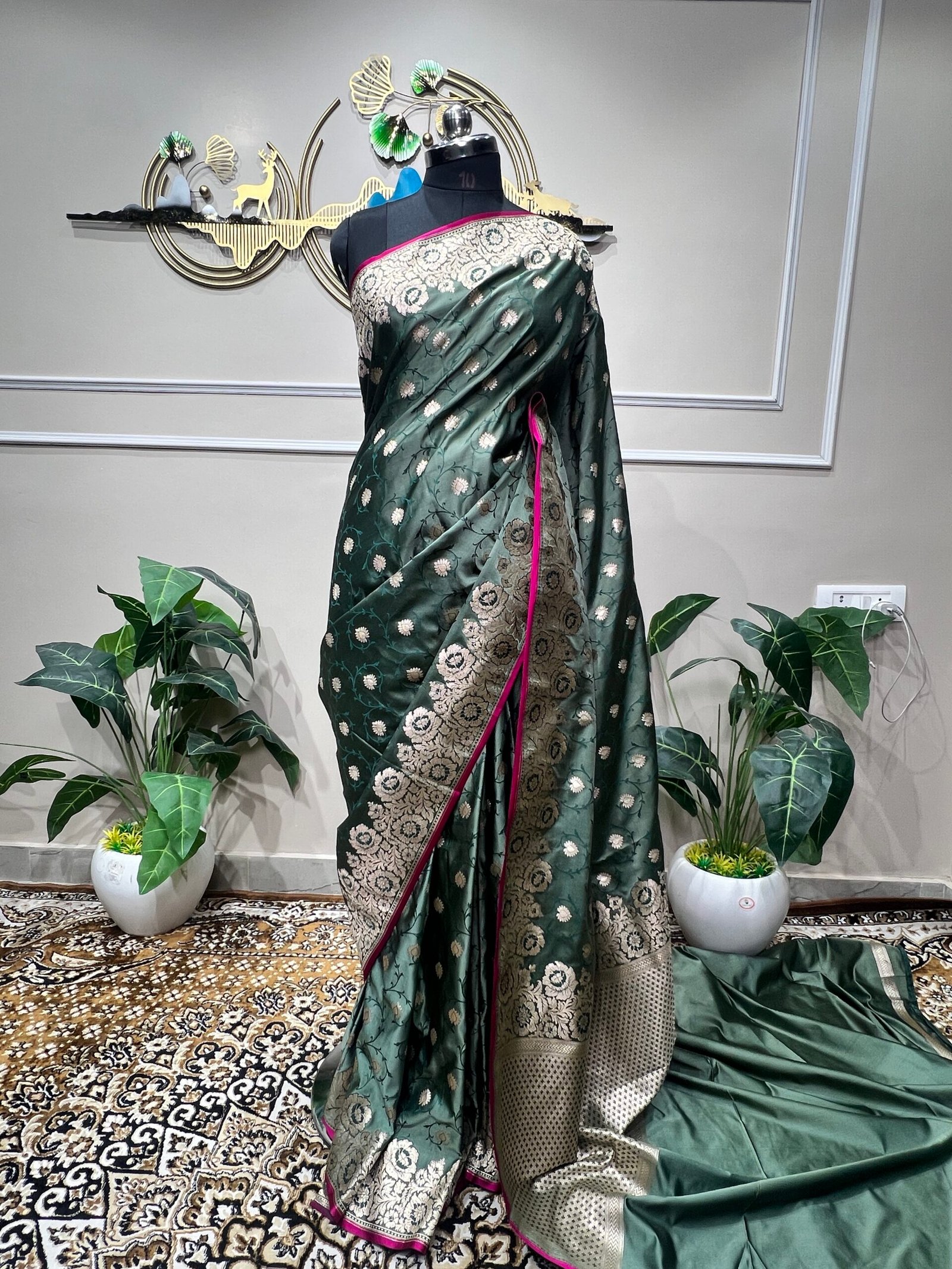 Pure Mushroo Silk Sage Green Floral Woven Saree - Image 2