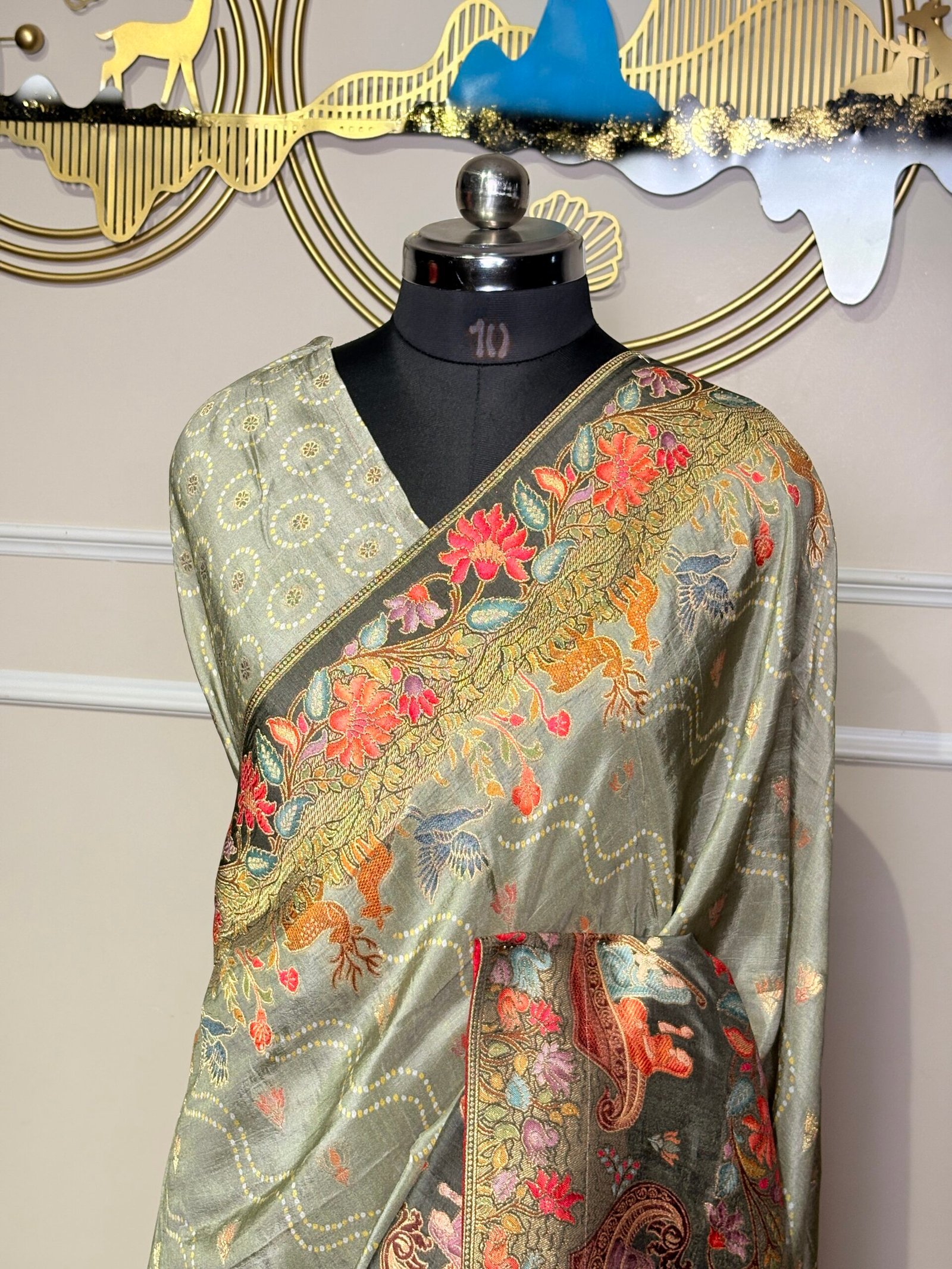 Premium Grey Pashmina Silk Saree with Floral & Paisley Woven Design - Image 5