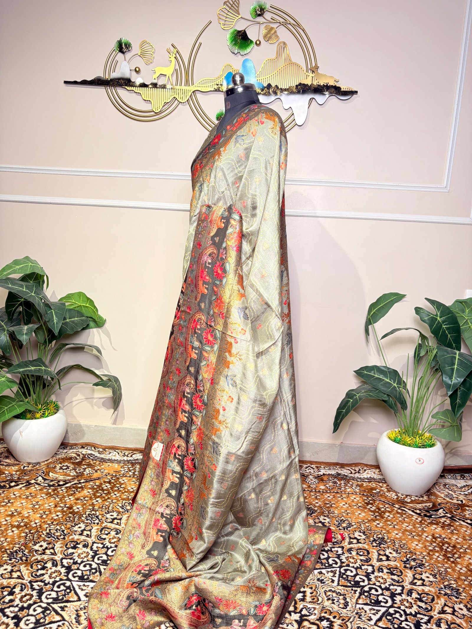 Premium Grey Pashmina Silk Saree with Floral & Paisley Woven Design - Image 3