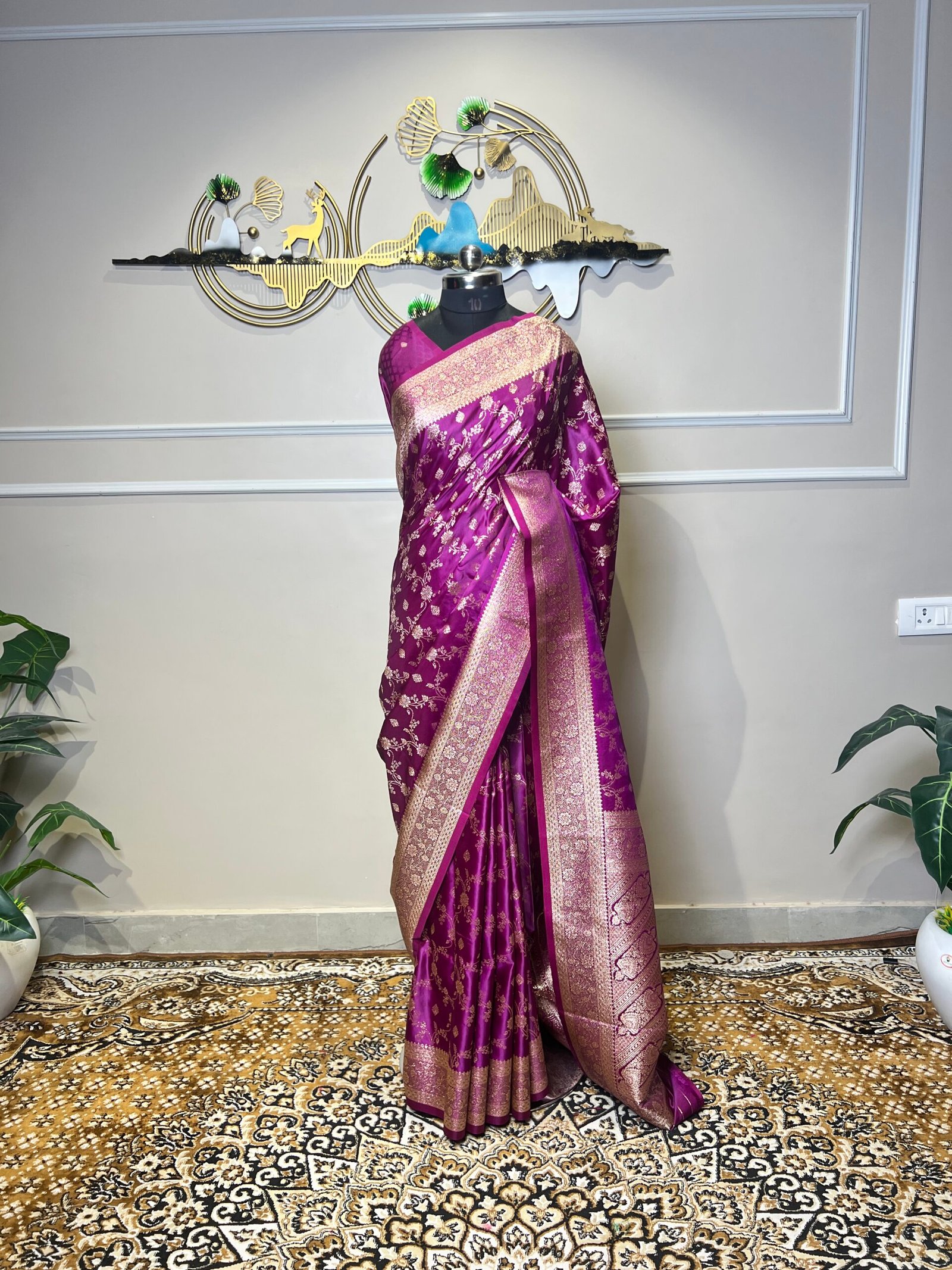 oyal Purple Banarasi Silk Saree with Matching Dupatta - Image 3