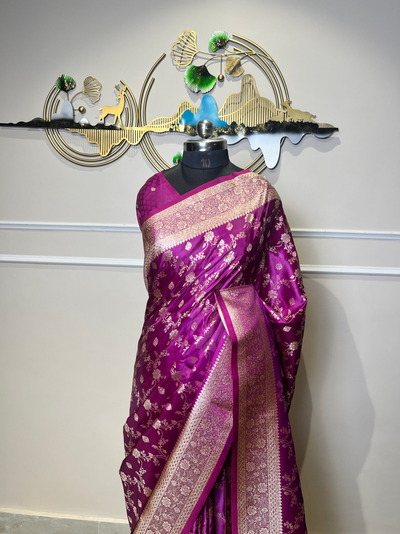 oyal Purple Banarasi Silk Saree with Matching Dupatta - Image 5