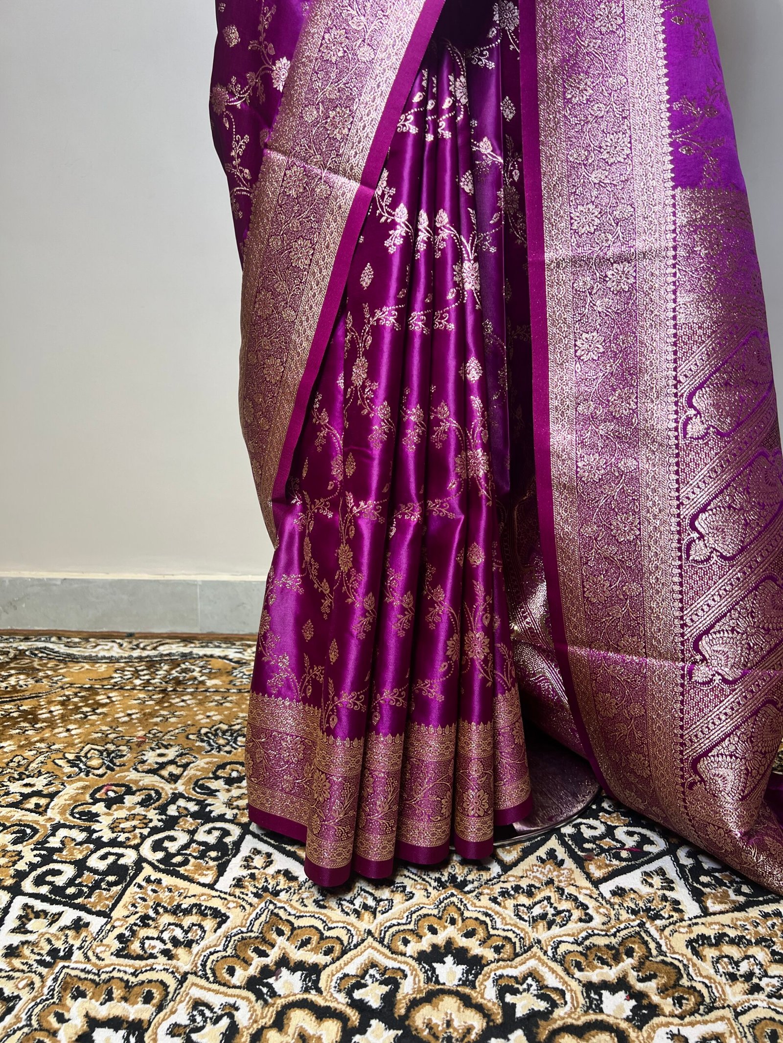 oyal Purple Banarasi Silk Saree with Matching Dupatta - Image 4