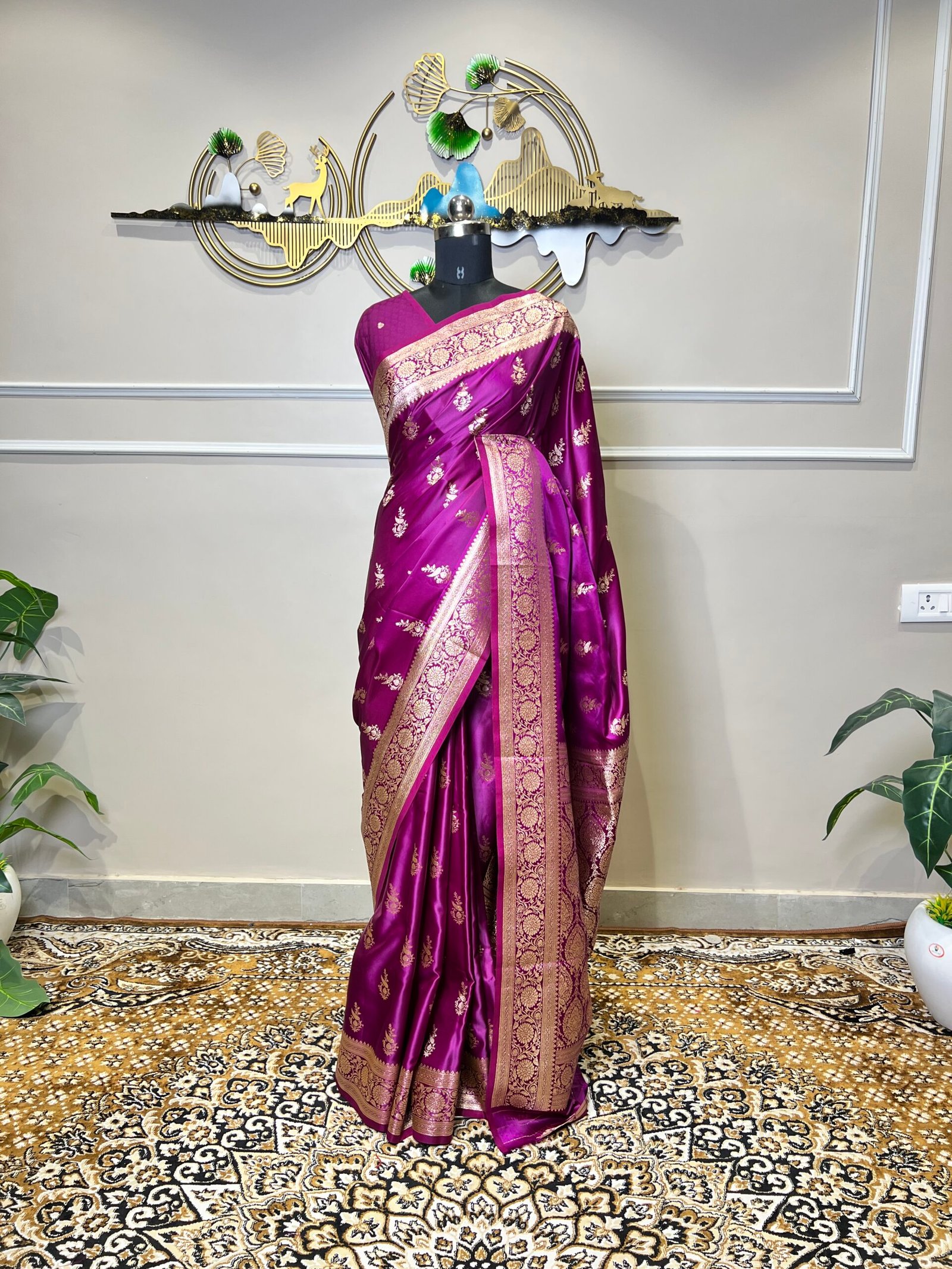 Royal Orchid Purple Banarasi Saree with Matching Dupatta - Image 2