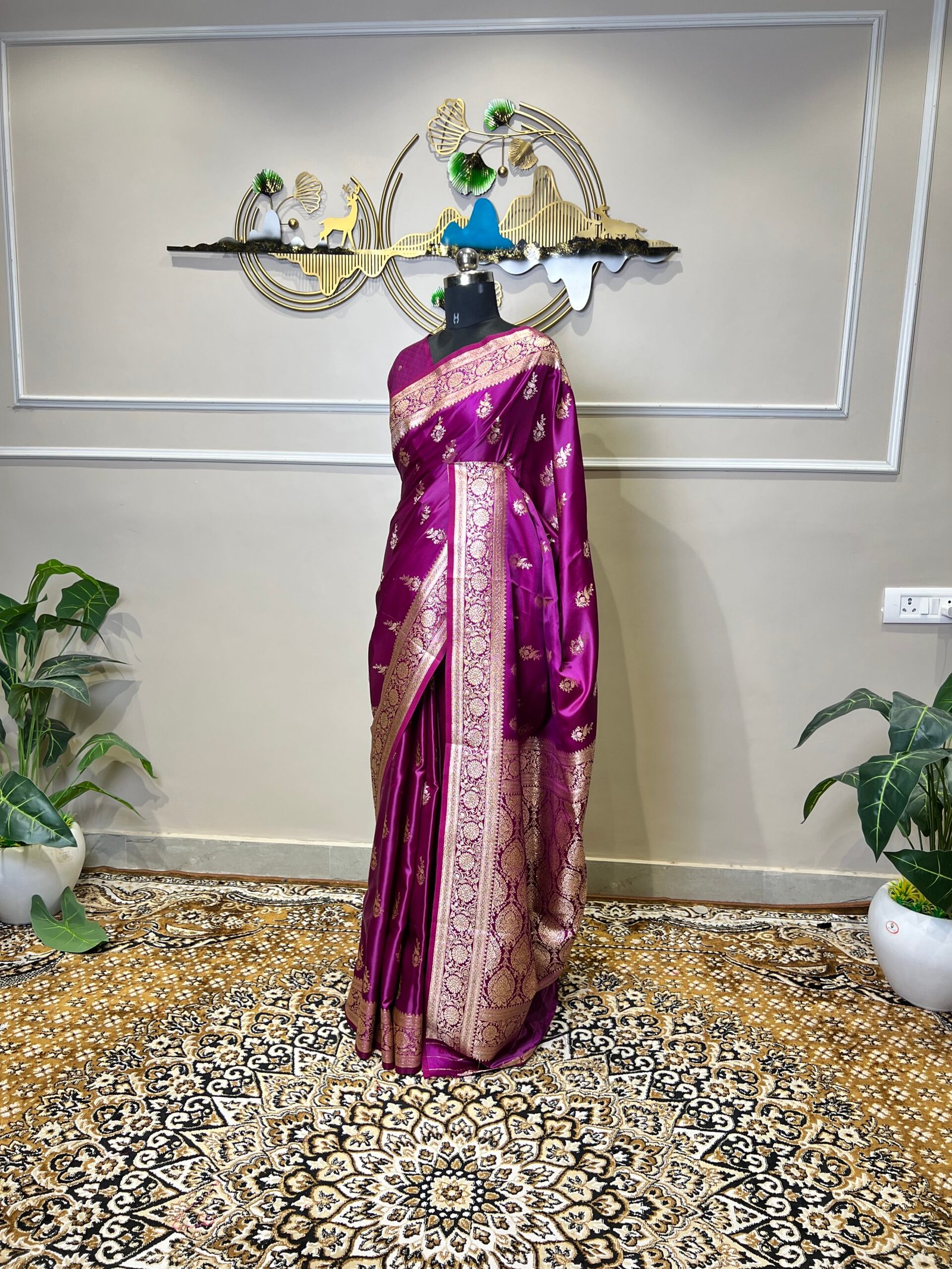 Royal Orchid Purple Banarasi Saree with Matching Dupatta - Image 3