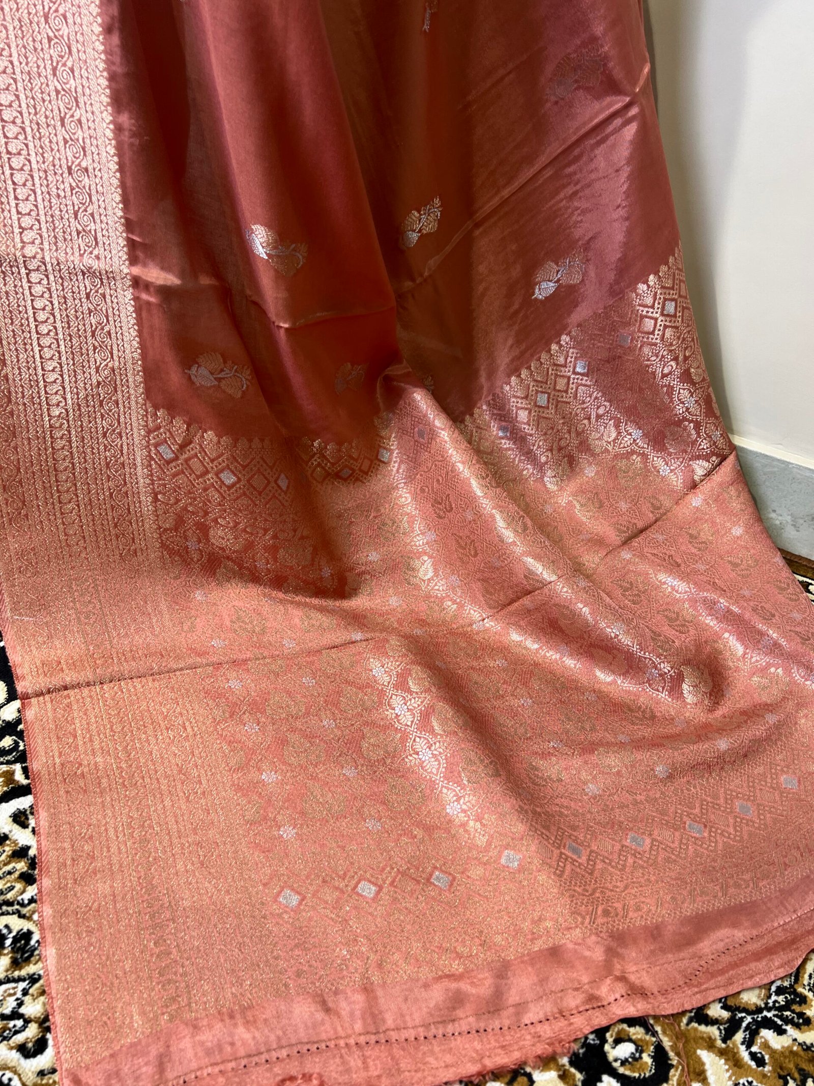 Dusty Rose Sona Rupa Viscose Saree - Image 5