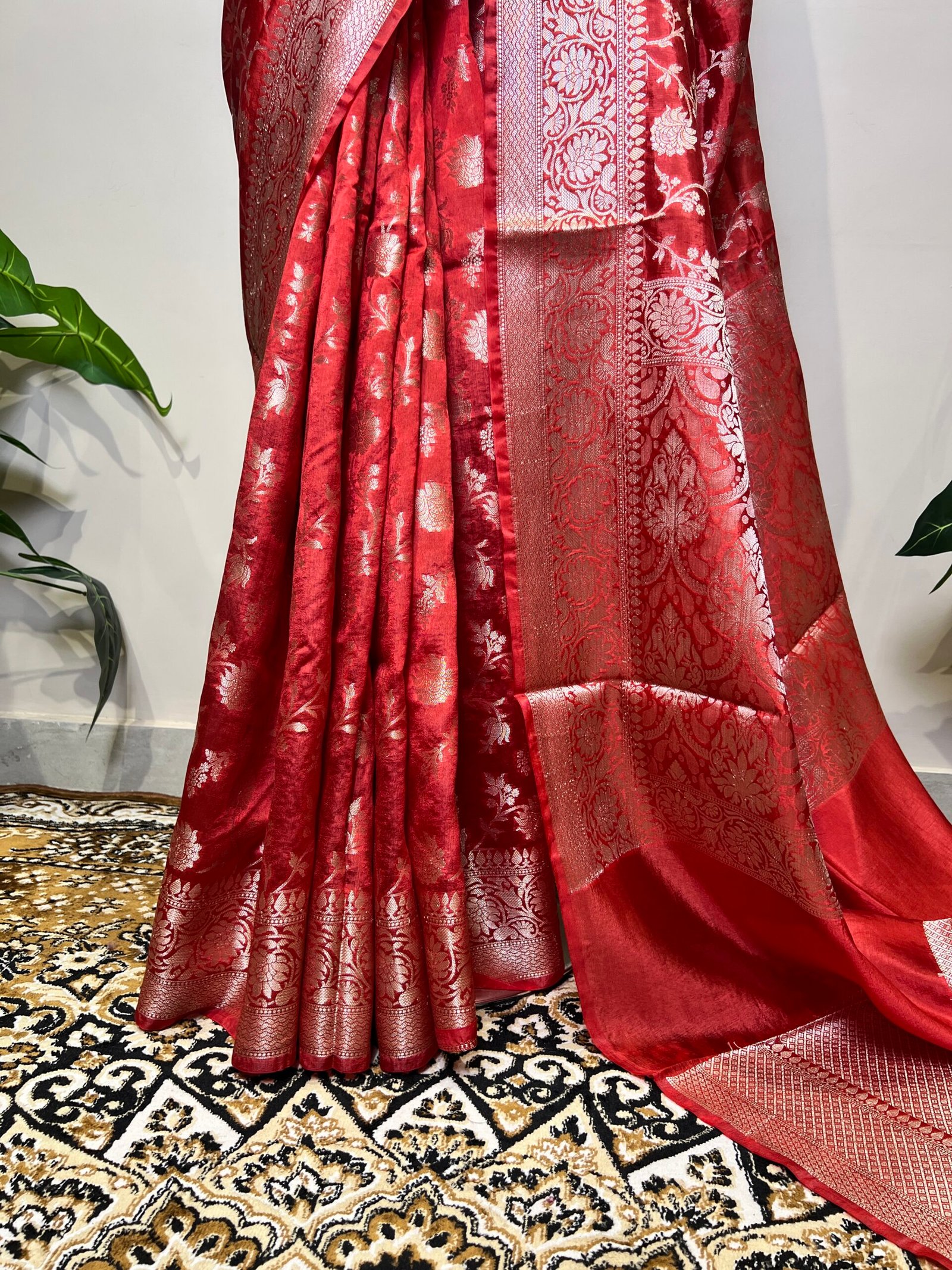 Red Viscose Banarasi Saree with Silver Zari Floral Weaving & Rich Woven Border - Image 5