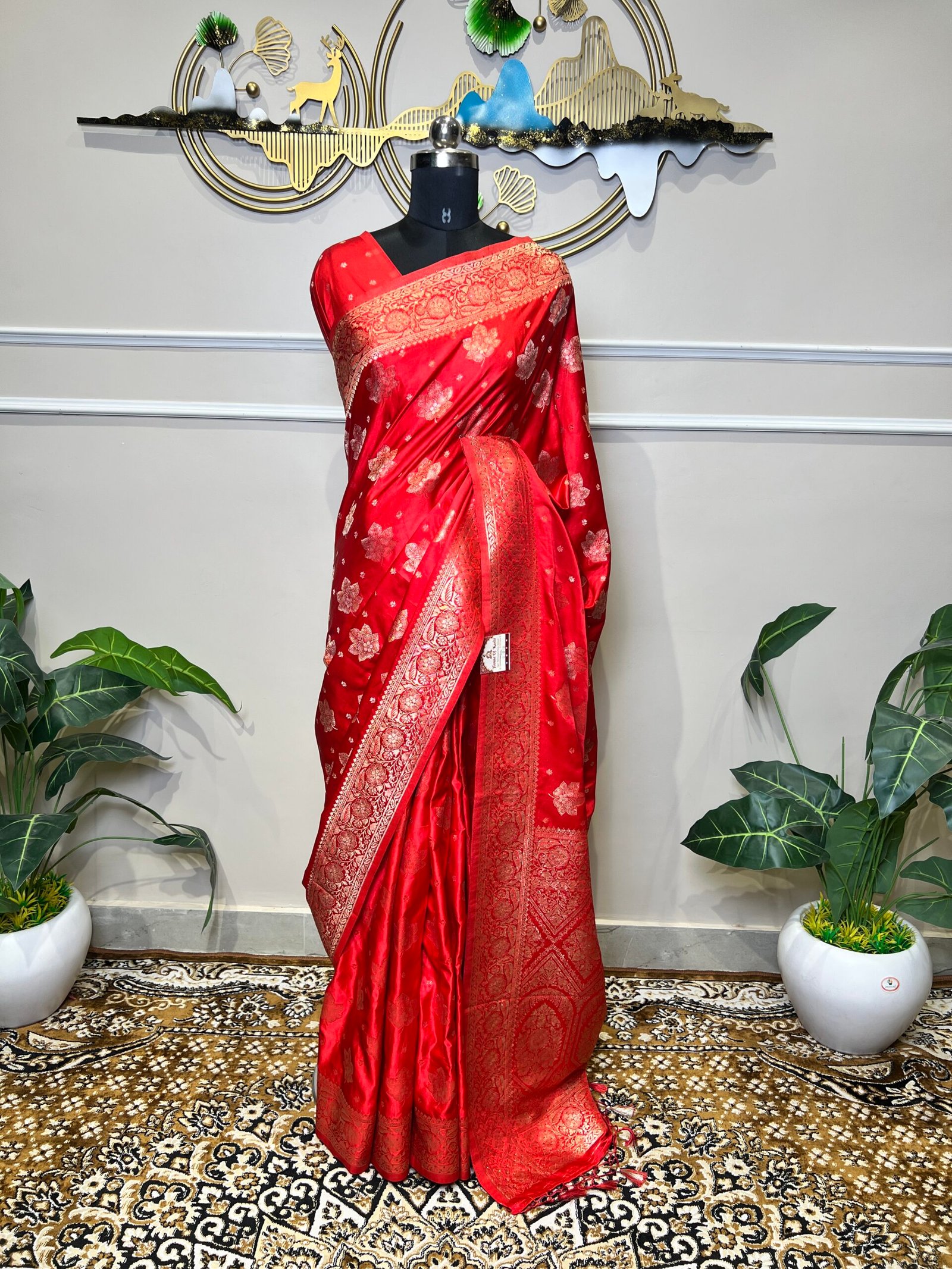Green Siroski Mushroo Satin Saree with Silver Zari Floral Weaving - Image 3
