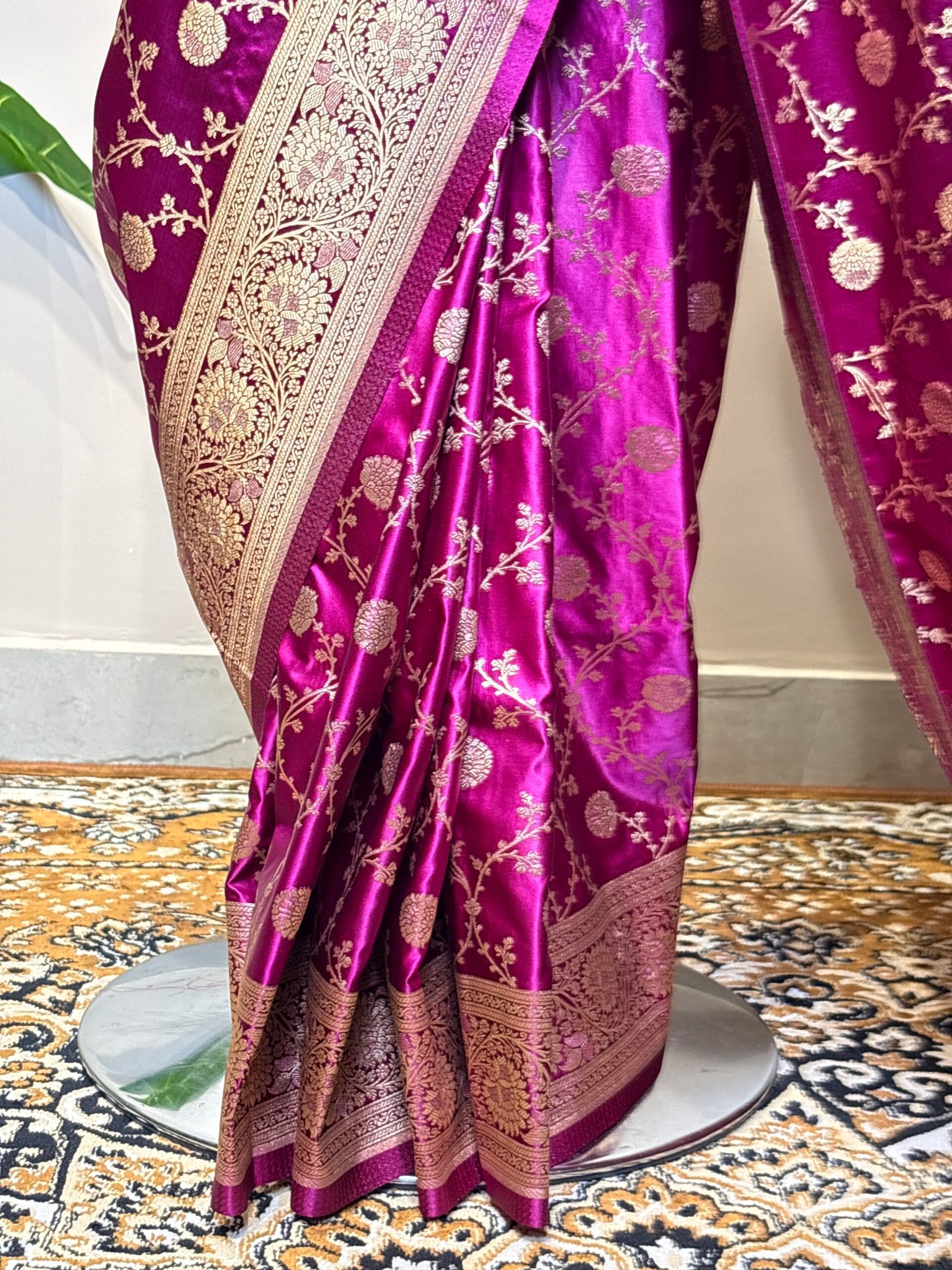 Royal Magenta Banarasi Katan Silk Saree with Gold Zari Floral Jaal - Image 4