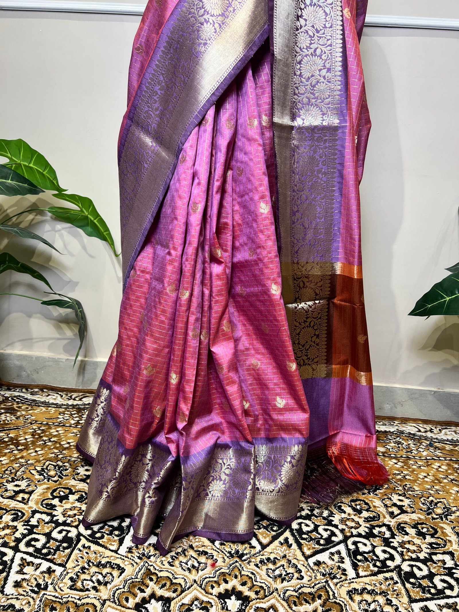 Pink & Purple Banarasi Saree with Golden Zari Checks and Rich Woven Border - Image 5