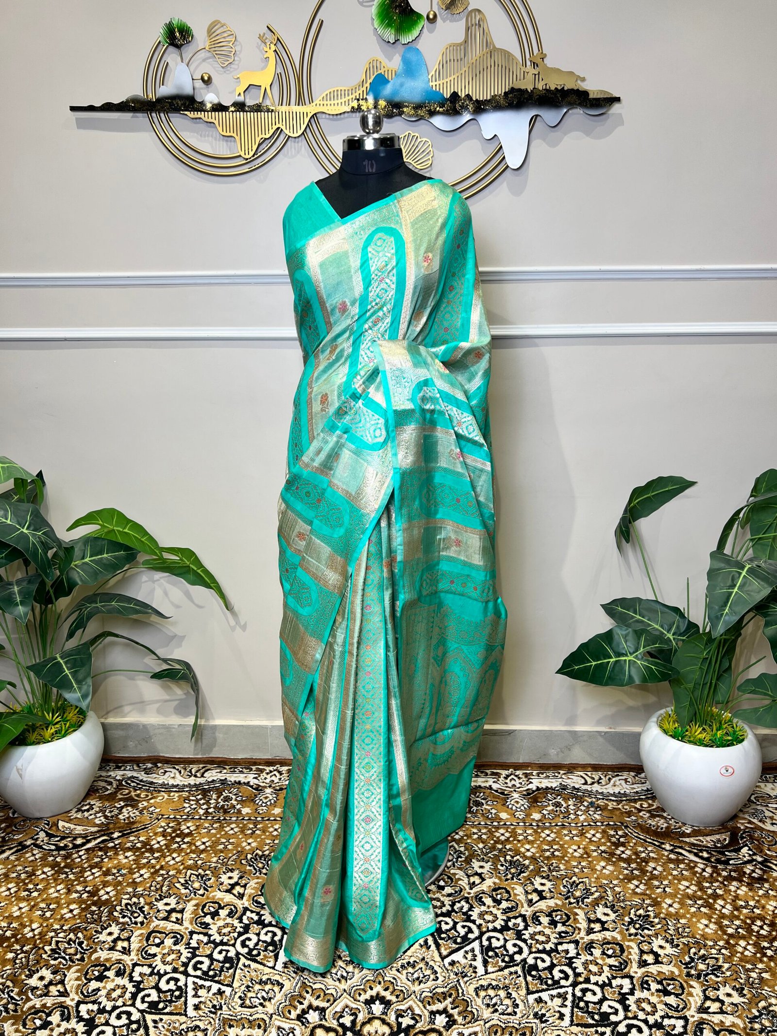 Premium Sea Green Banarasi Saree with Silver Zari Weaving - Image 2