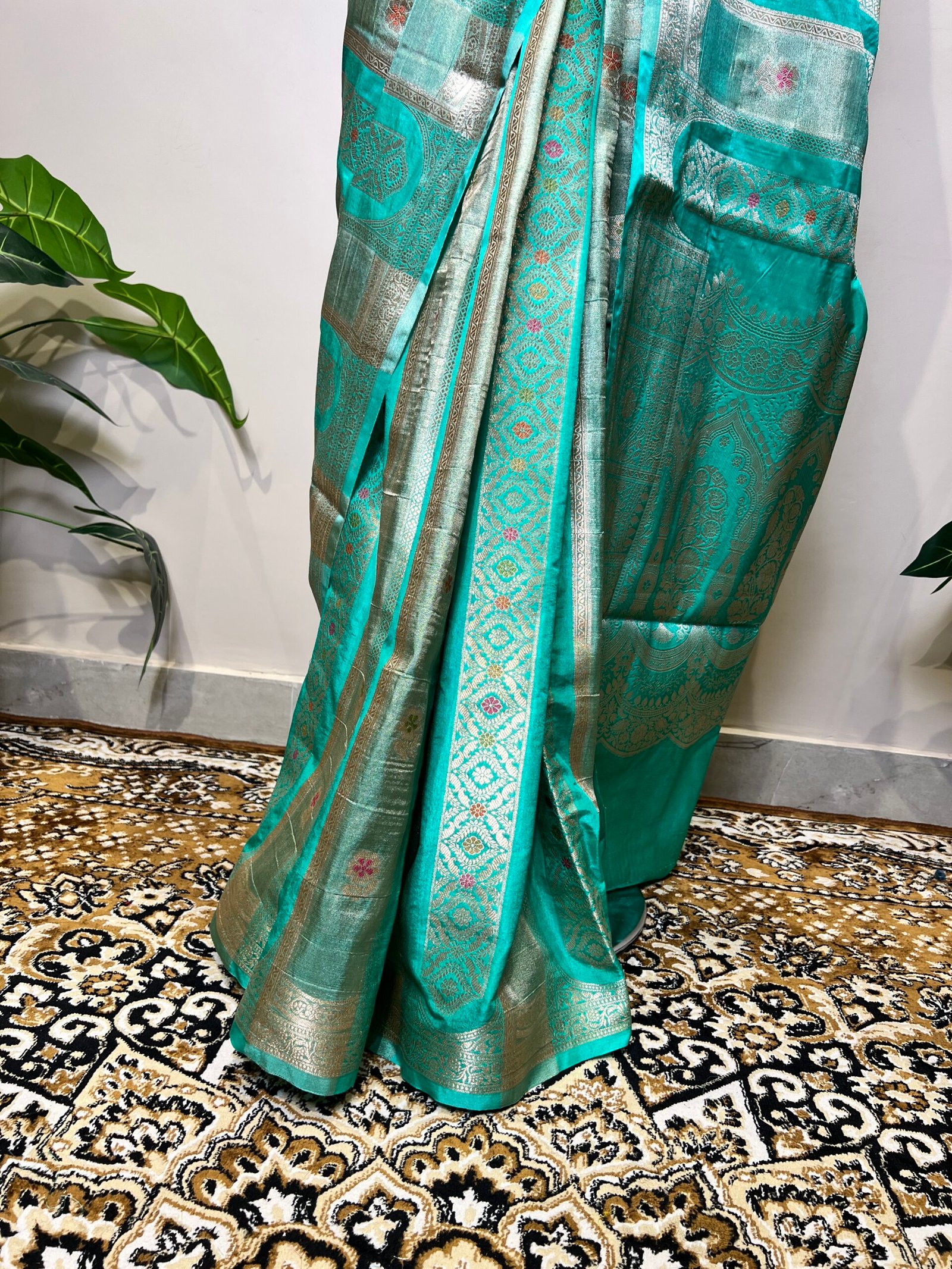Premium Sea Green Banarasi Saree with Silver Zari Weaving - Image 3