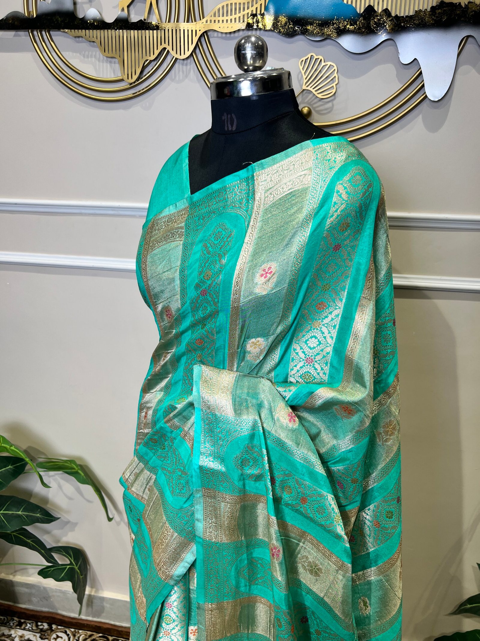 Premium Sea Green Banarasi Saree with Silver Zari Weaving - Image 5
