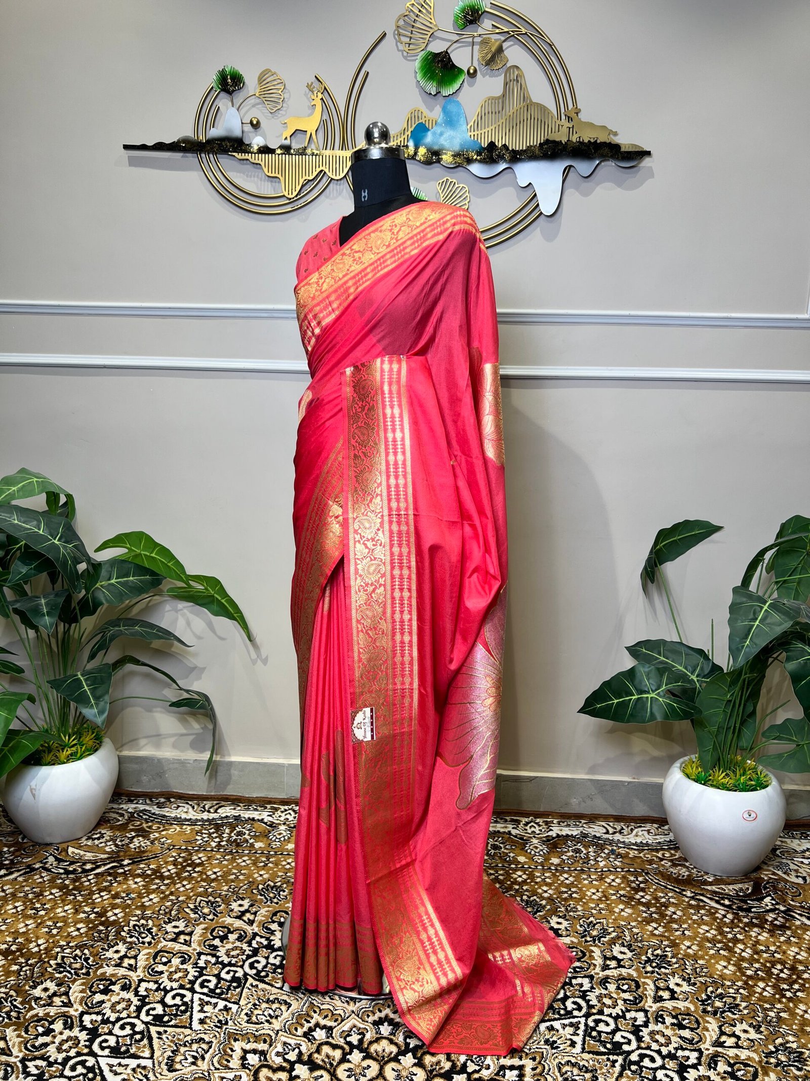 Rani Pink Patola Print Saree with Golden Woven Border - Image 3