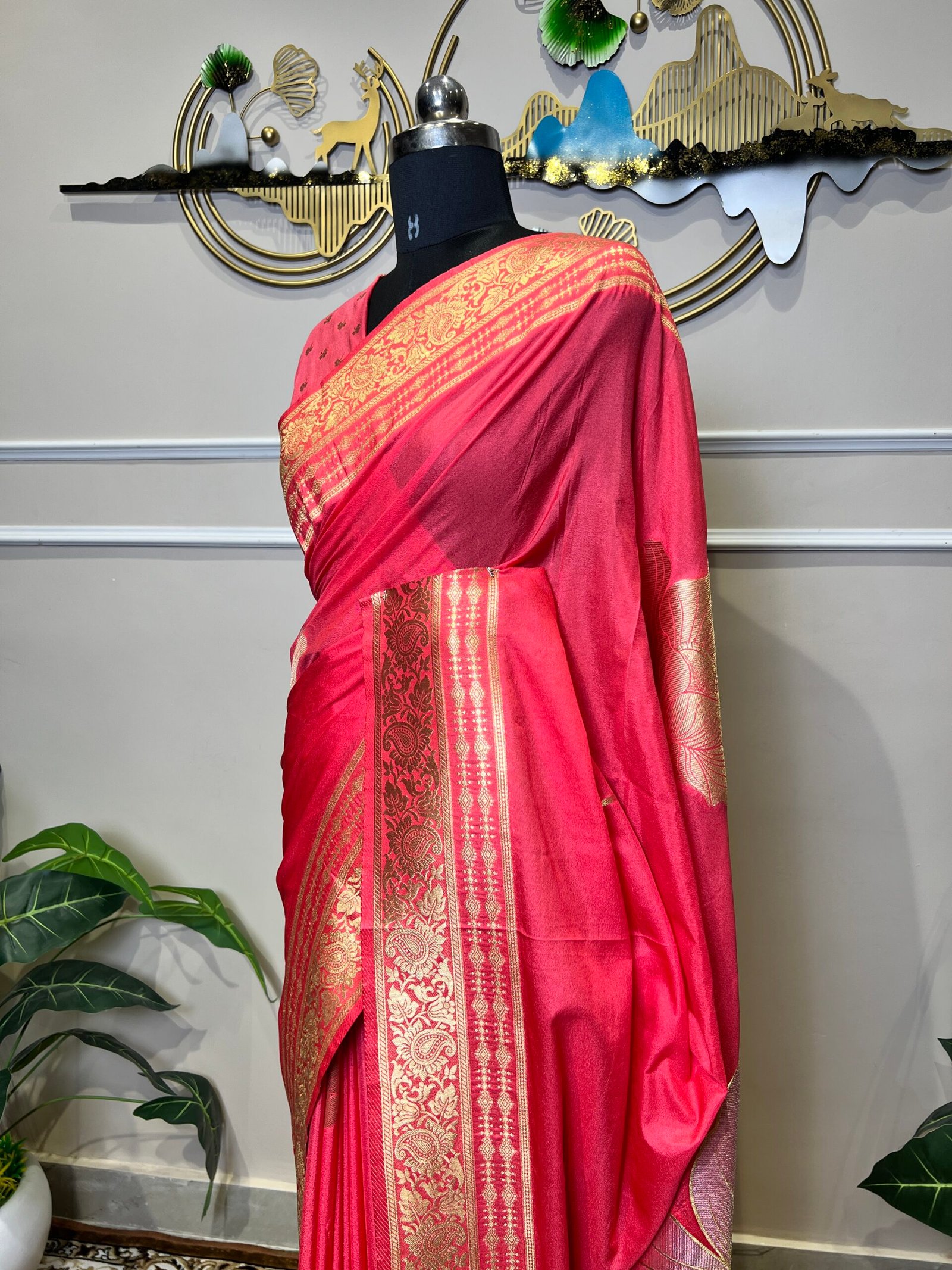 Rani Pink Patola Print Saree with Golden Woven Border - Image 6