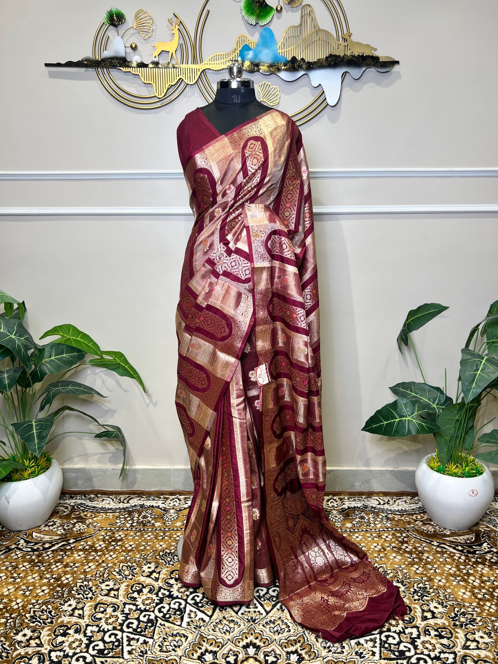 Premium Maroon Banarasi Saree with Rich Golden Zari Weaving - Image 2