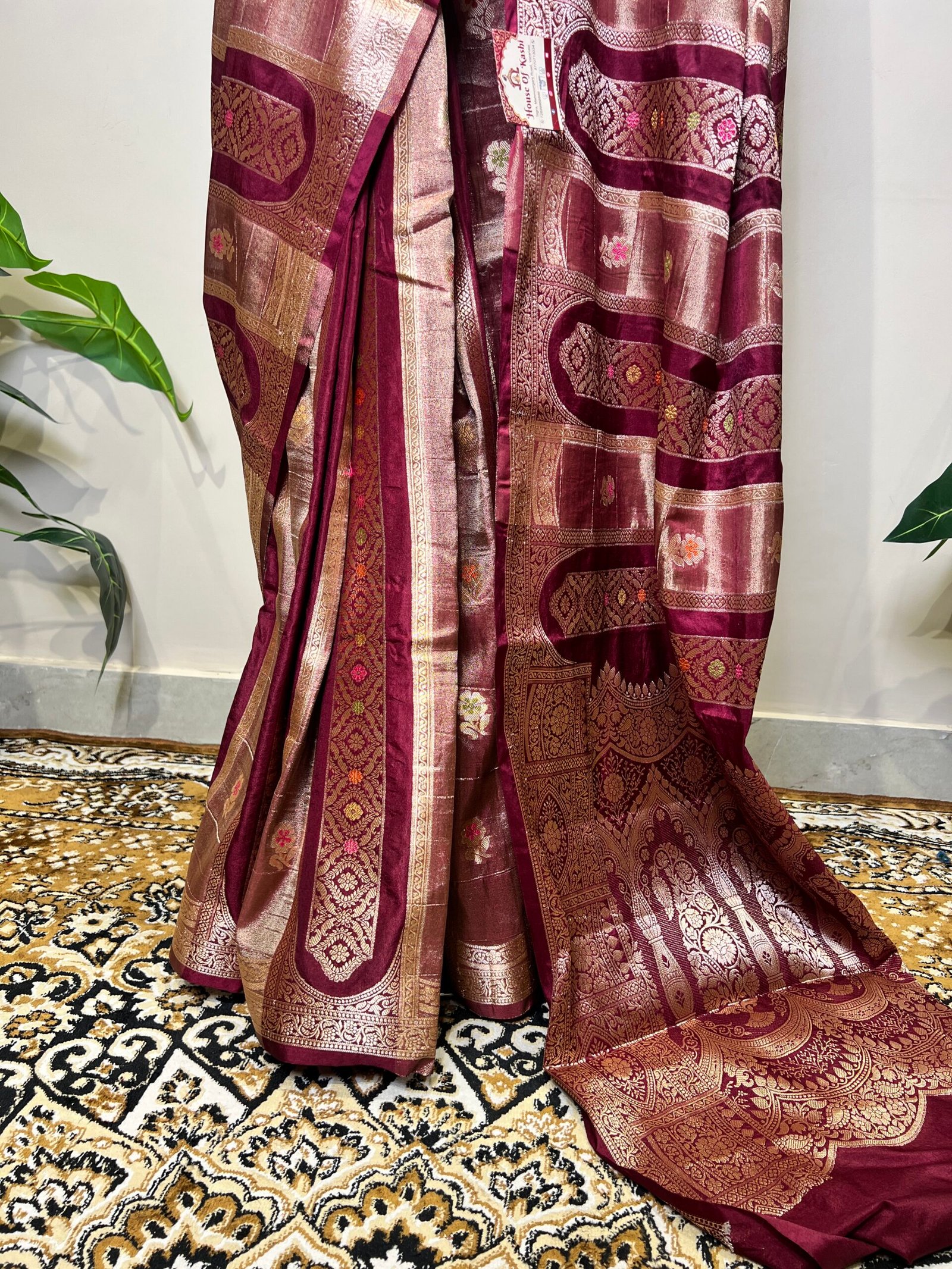 Premium Maroon Banarasi Saree with Rich Golden Zari Weaving - Image 5