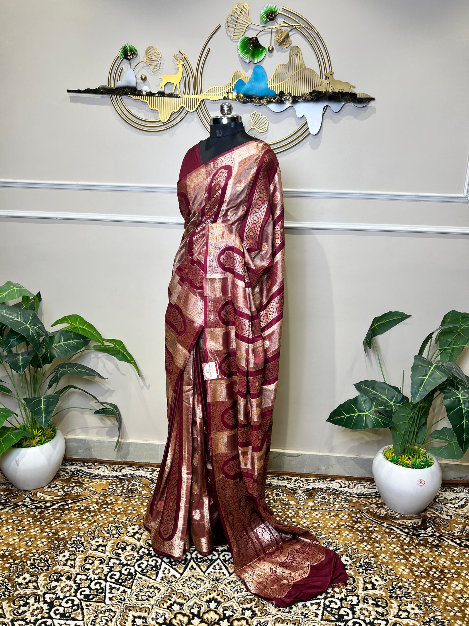 Premium Maroon Banarasi Saree with Rich Golden Zari Weaving - Image 4