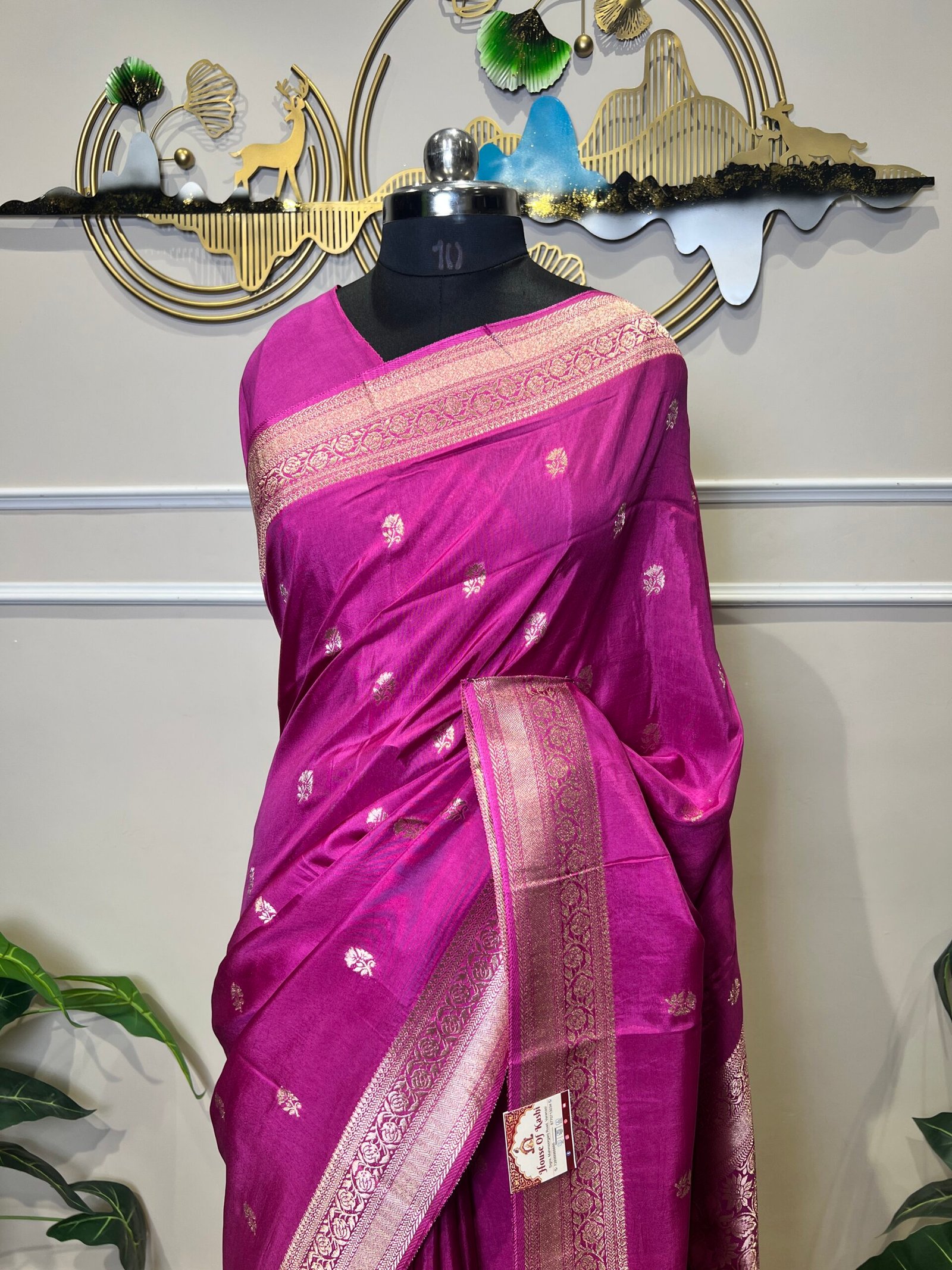 Magenta Banarasi Soft Silk Saree with Golden Zari Weaving - Image 6
