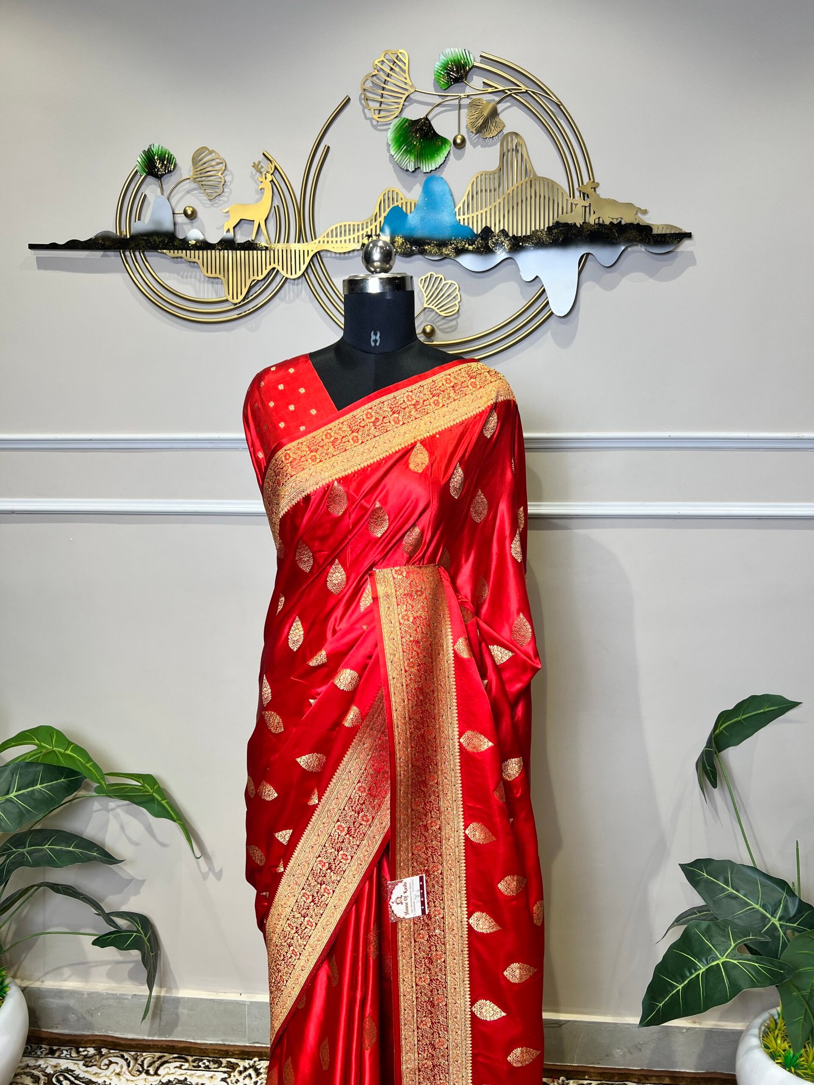 Classic Red Siroski Mushroo Banarasi Saree with Golden Zari Buta & Rich Woven Border - Image 3