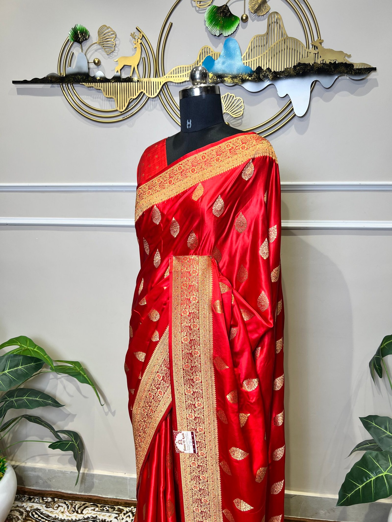 Classic Red Siroski Mushroo Banarasi Saree with Golden Zari Buta & Rich Woven Border - Image 6