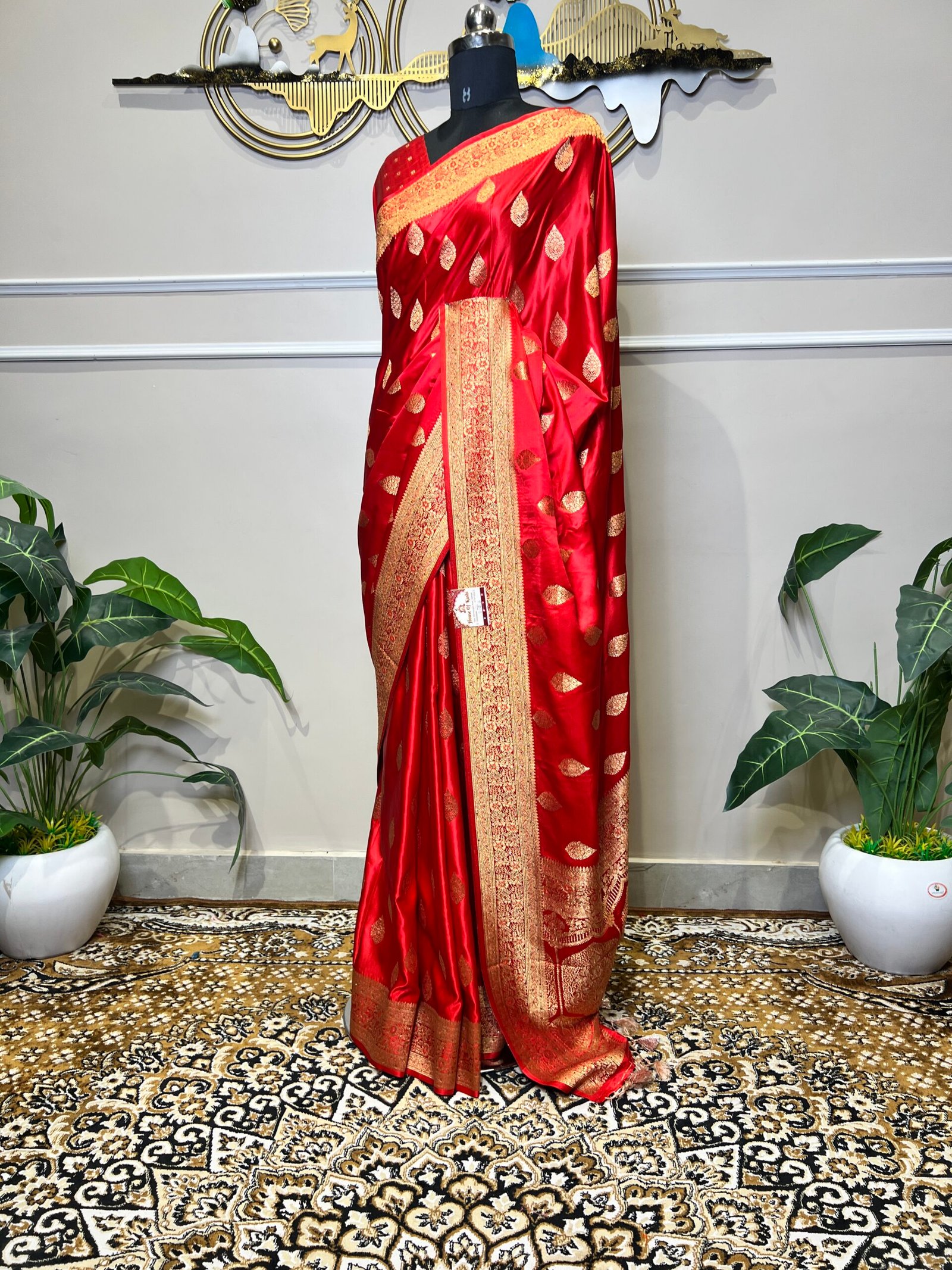 Classic Red Siroski Mushroo Banarasi Saree with Golden Zari Buta & Rich Woven Border - Image 5